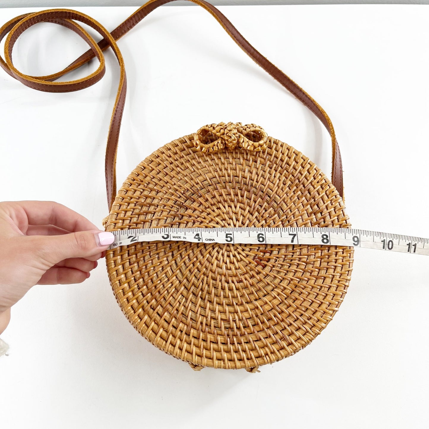 Handwoven Crossbody Palm Straw Rattan Roundie Boho Bag with Leather Strap