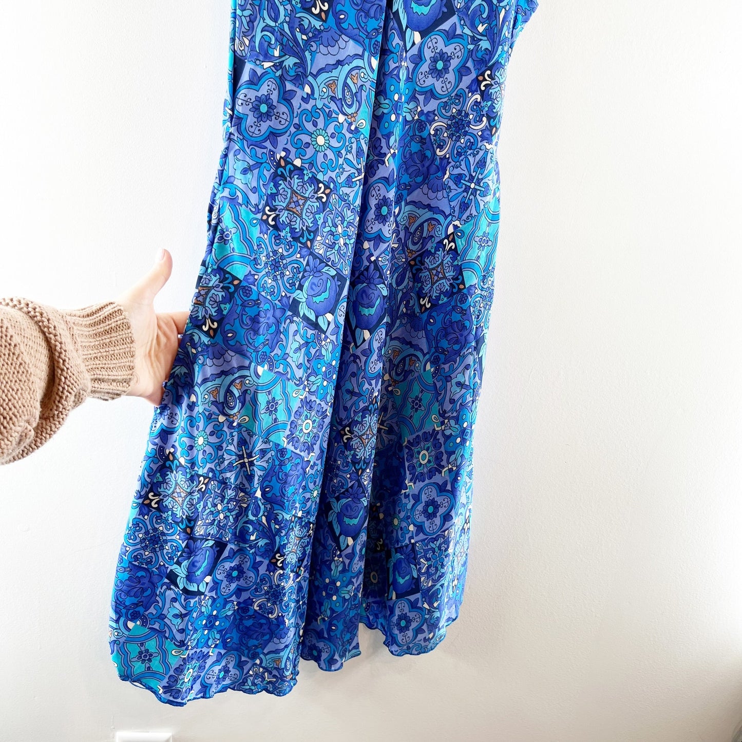 India Boutique Floral Sleeveless Tie Shoulder V-Neck Midi Dress Blue One Size