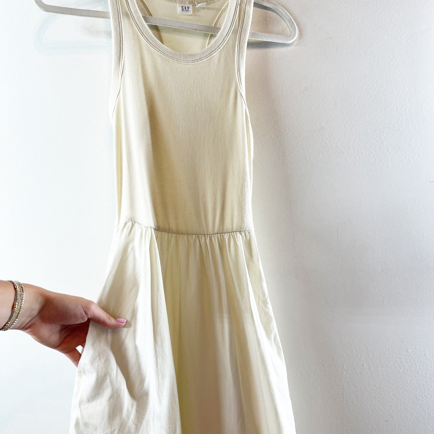 GAP Sleeveless Ribbed Poplin Fit and Flare Tank Midi Dress Cream Tan Small