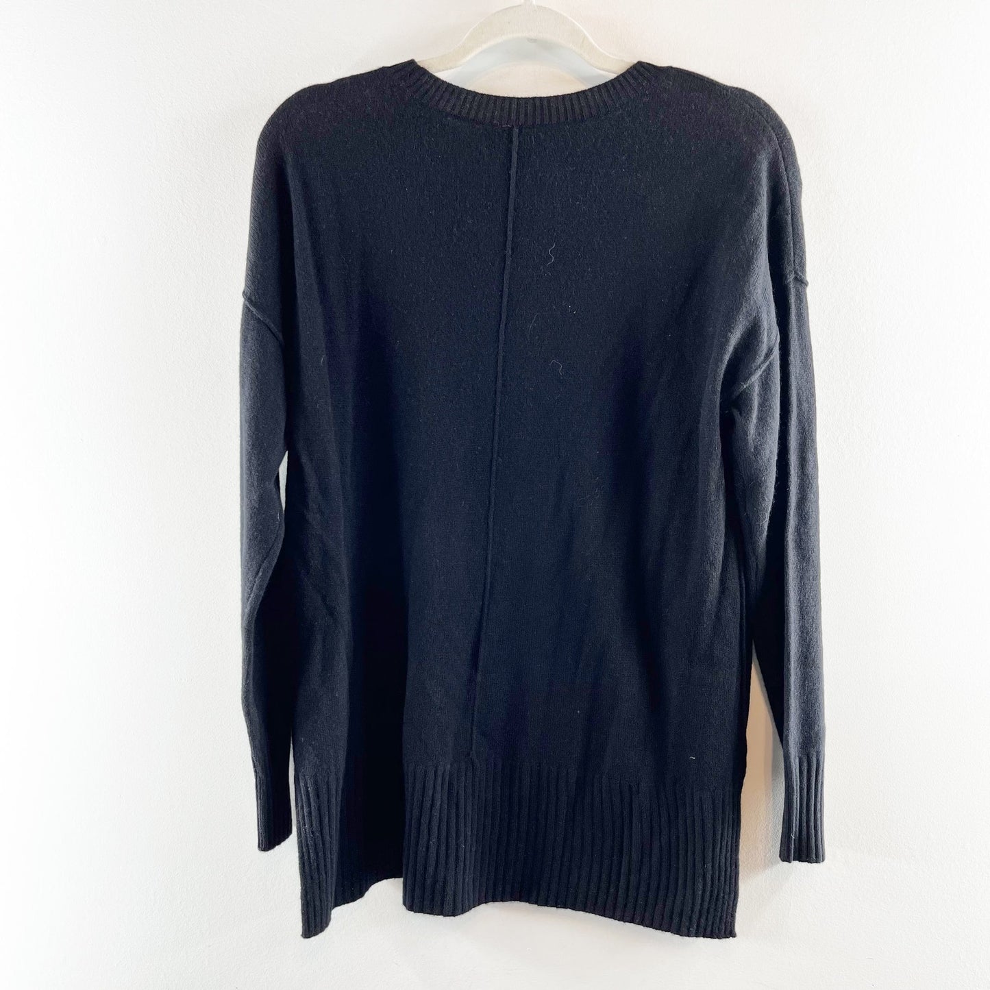 C By Bloomingdales Long Sleeve Crewneck Ribbed Trim Seamed Cashmere Sweater