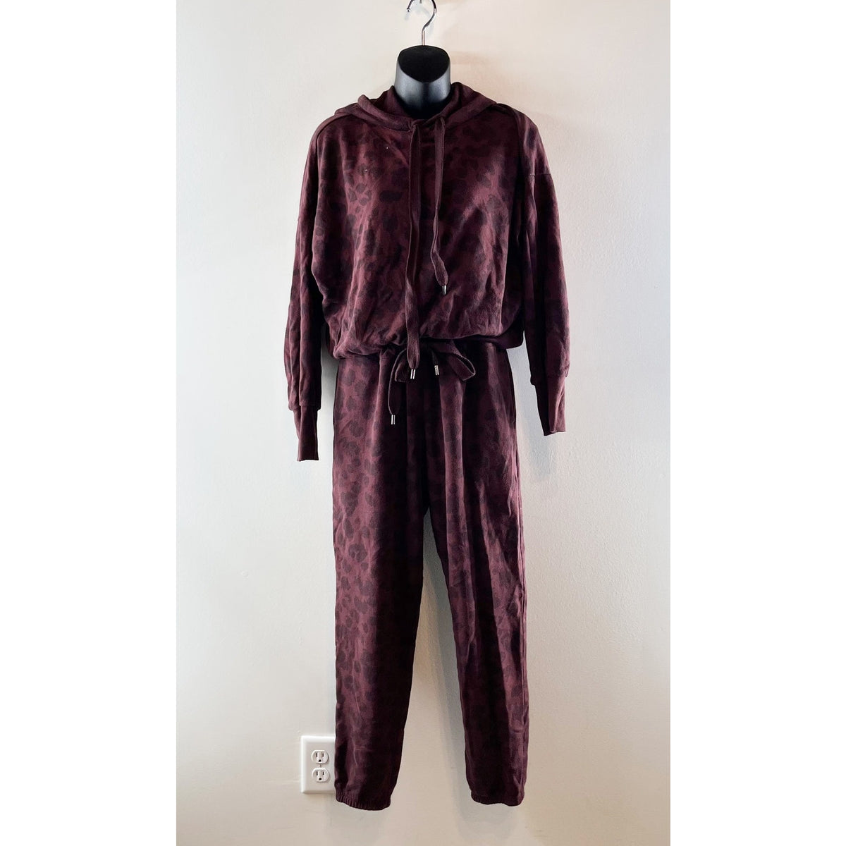 SAGE Collective Hoodie Sweatshirt Matching Jogger Sweatpants Leopard Maroon XS/S
