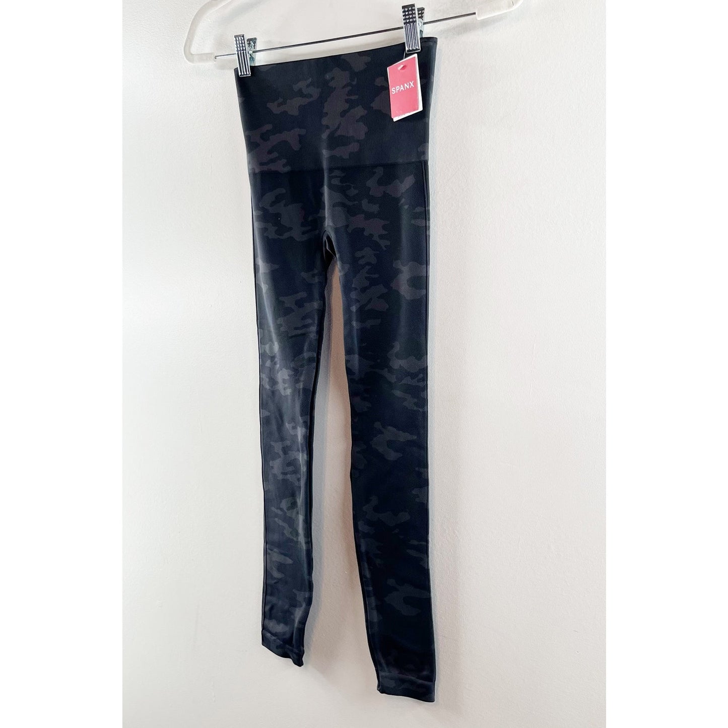 SPANX High Rise Seamless Look At Me Now Camo Leggings Gray Small