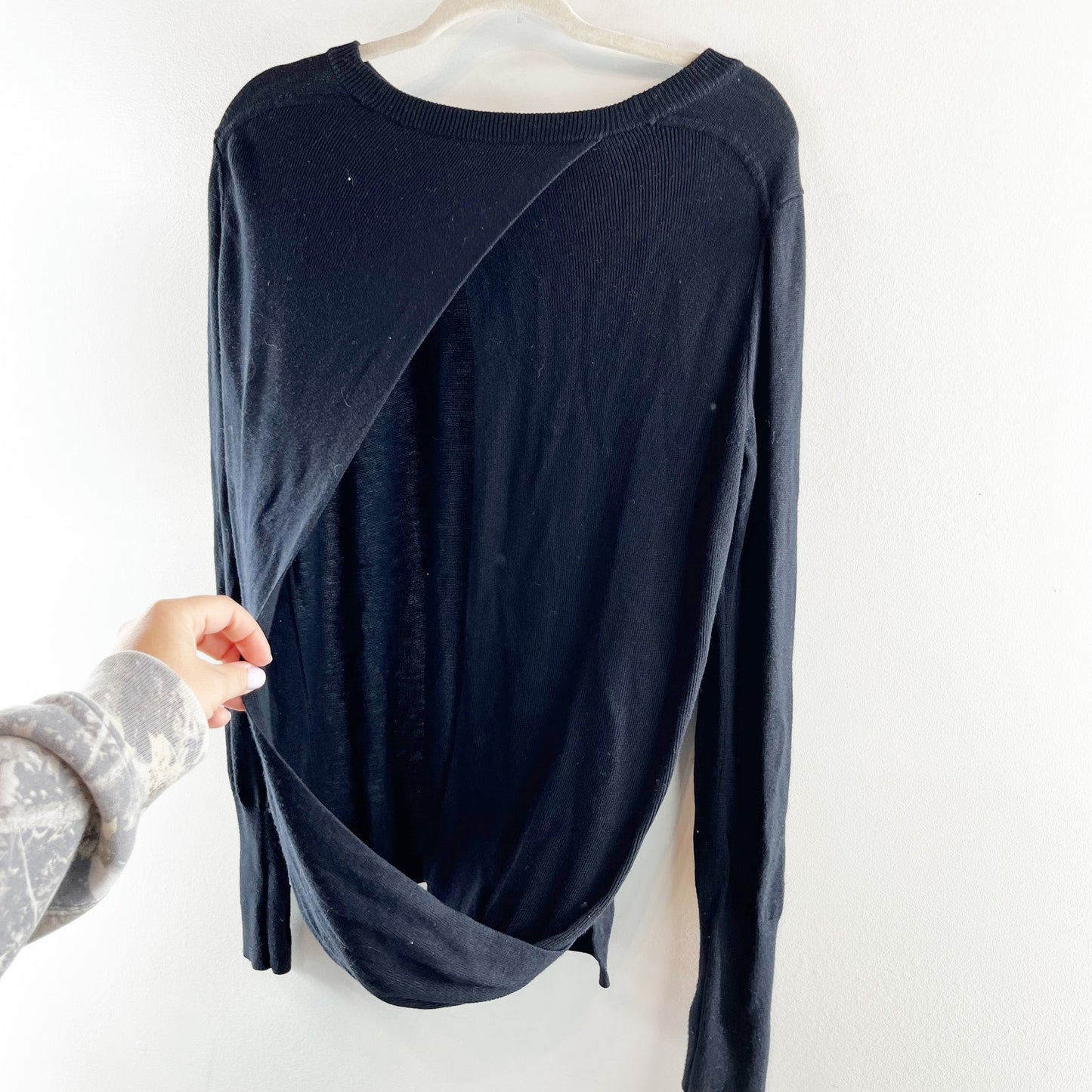 Lululemon Bring It Backbend Open Back Long Sleeve Pullover Sweater Black 8