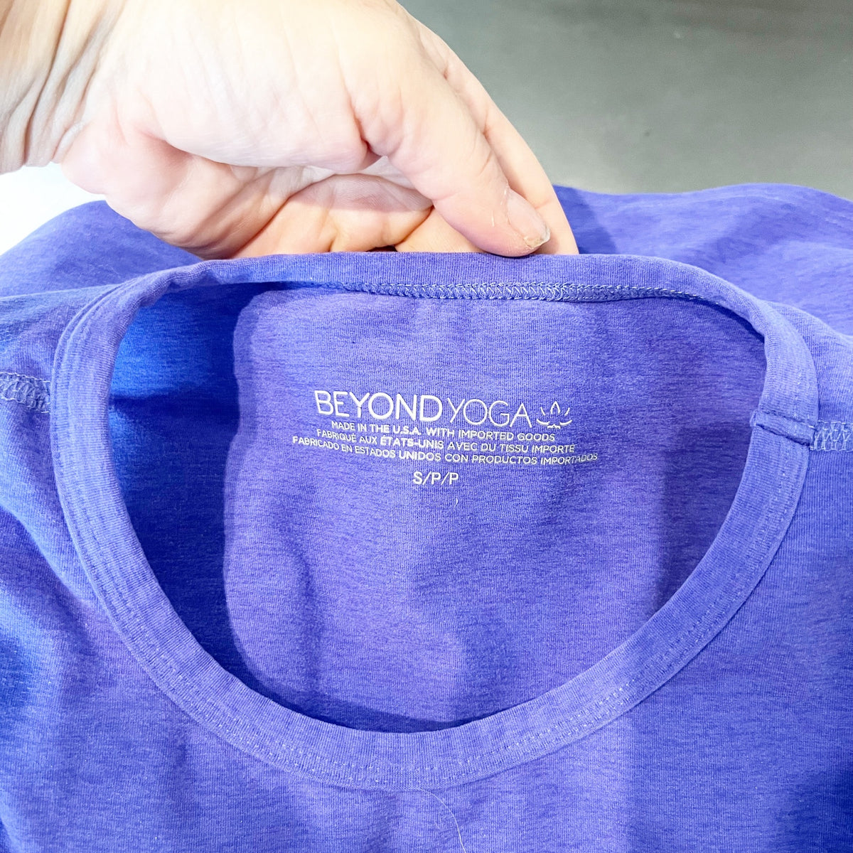 Beyond Yoga Sleeveless High Neck Cropped Tank Top Violet Purple Small