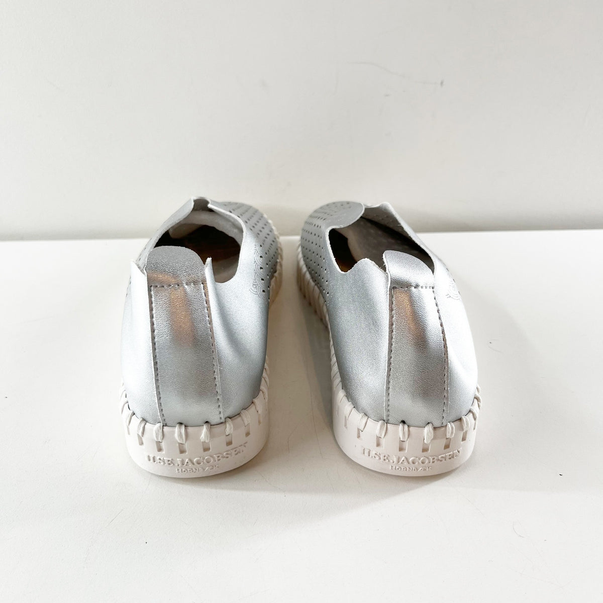 Ilse Jacobsen Tulip Metallic Silver Slip-On Flats 39 / US 8.5