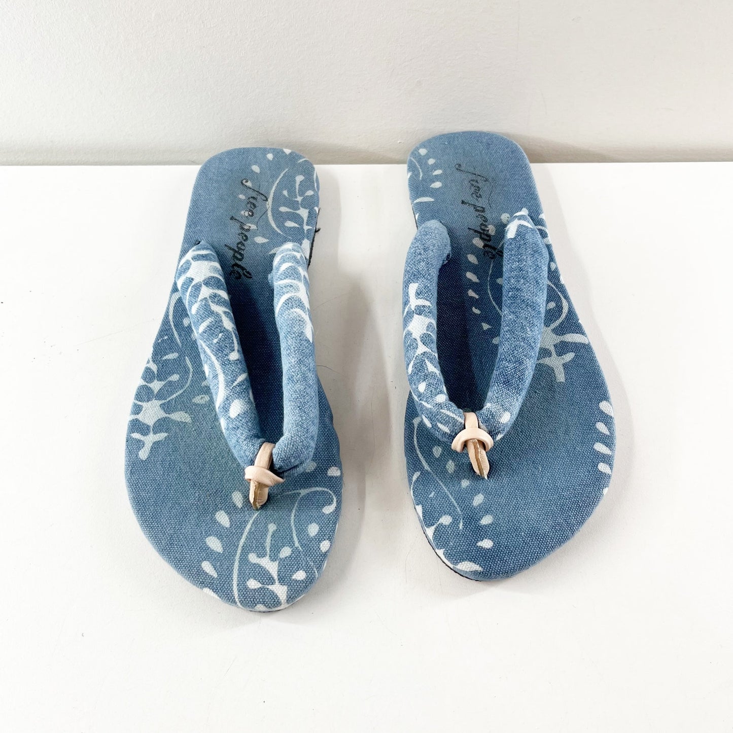 Free People Verdra Thong Flip Flop Sandals Bandana Print Blue 37.5 US 7