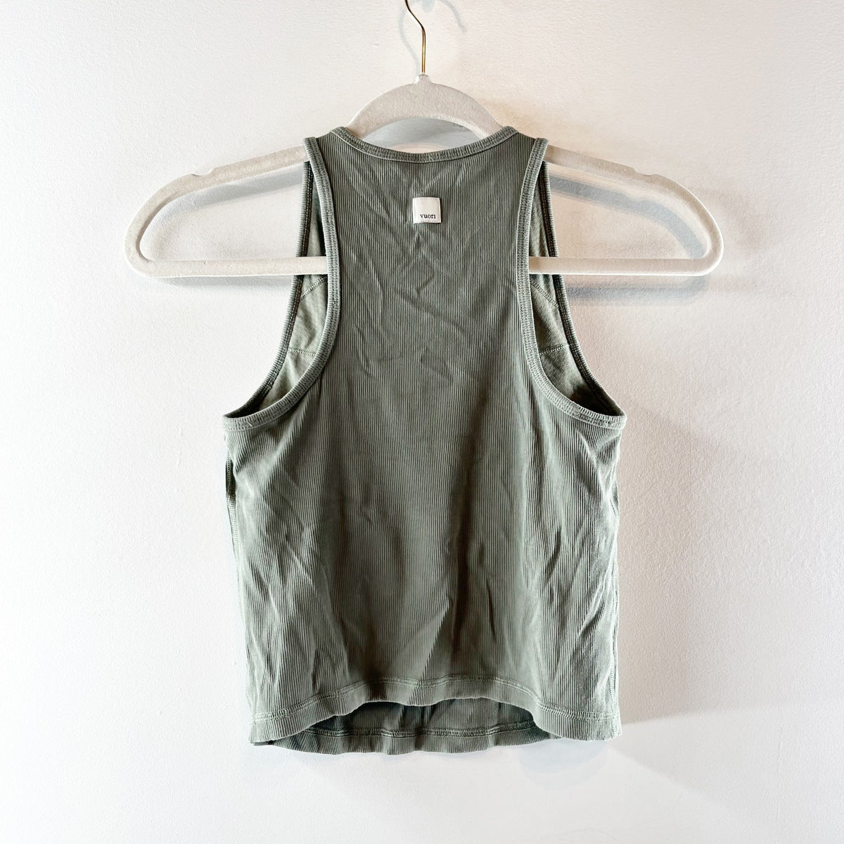 Vuori Pose Plyo Built in Bra Ribbed High Neck Tank Top Pistachio Green Small