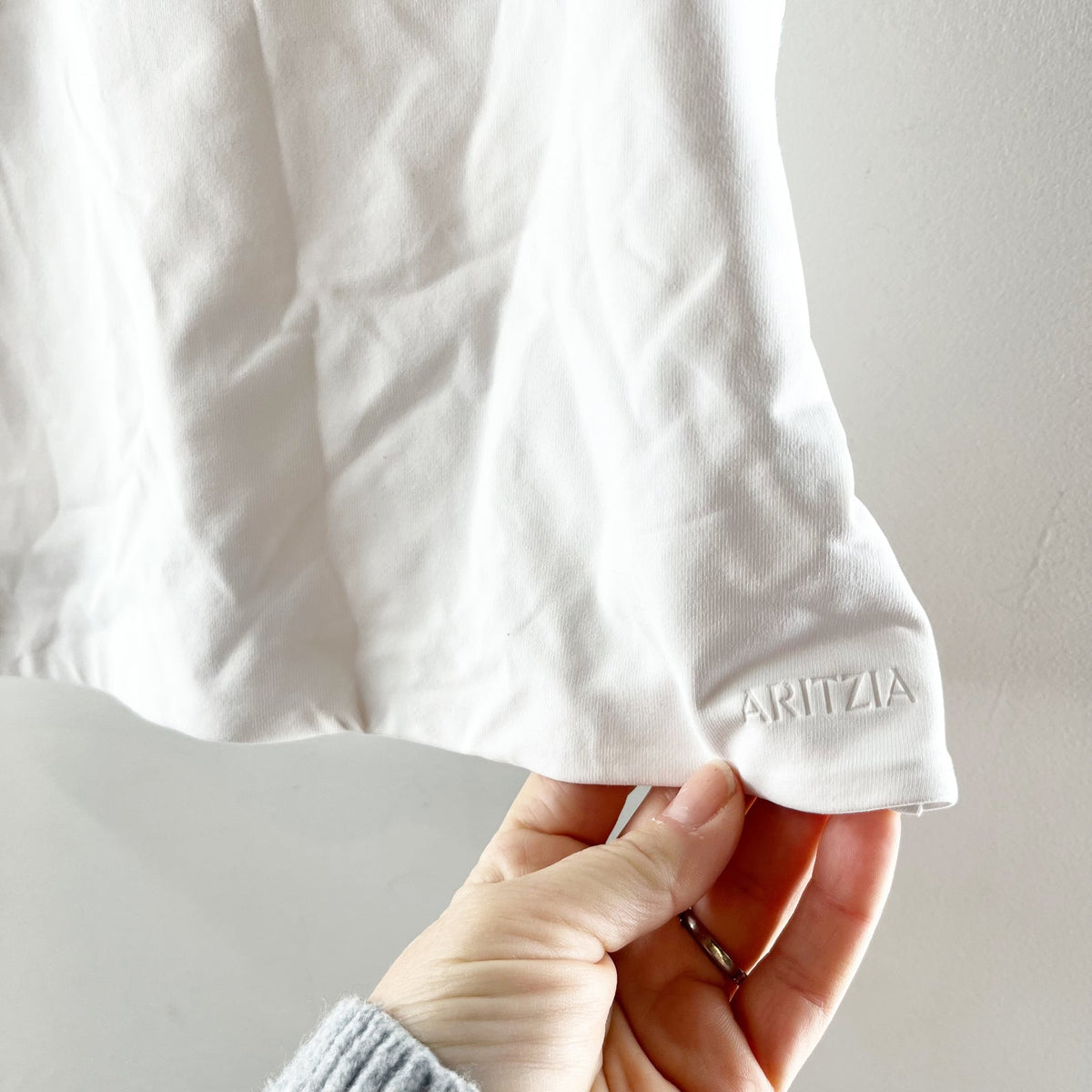 Aritzia Contour Crewneck Short Sleeve Tee Shirt Top White Small