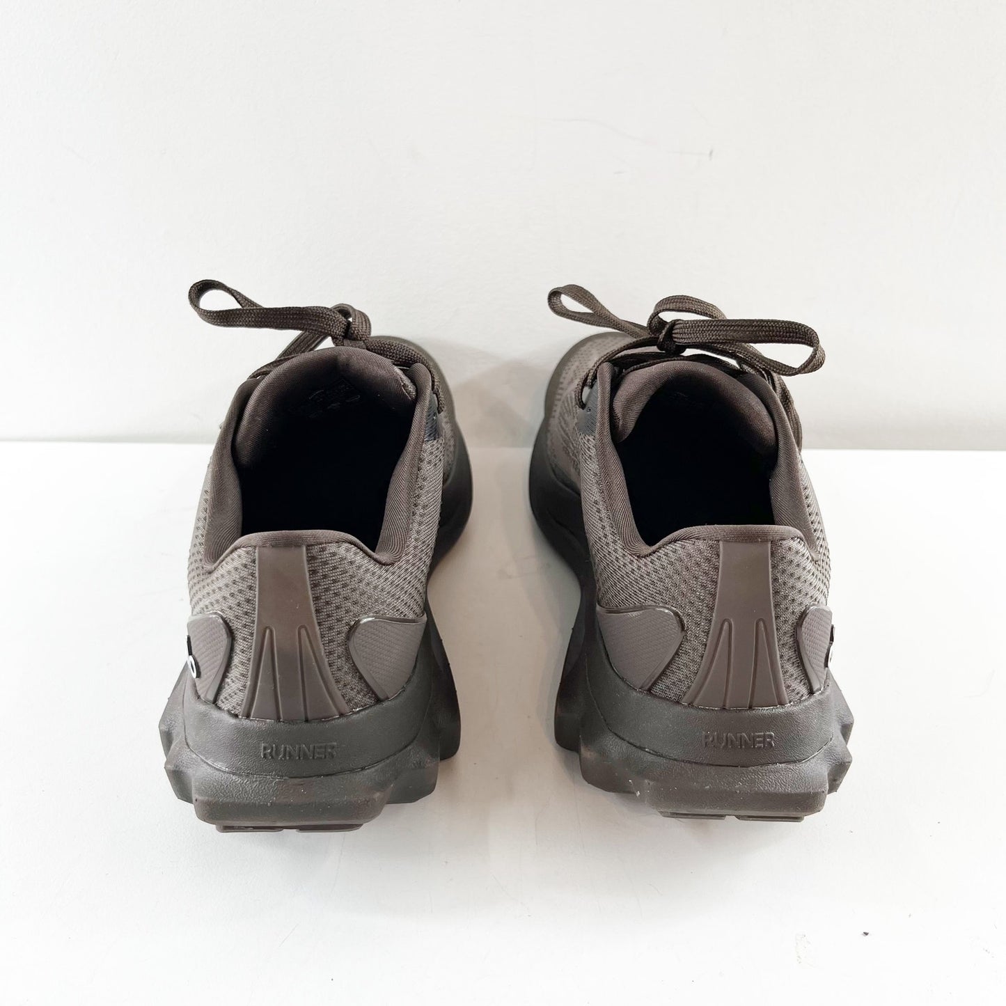 Alo Runner Shoes Sneakers Espresso Brown 7