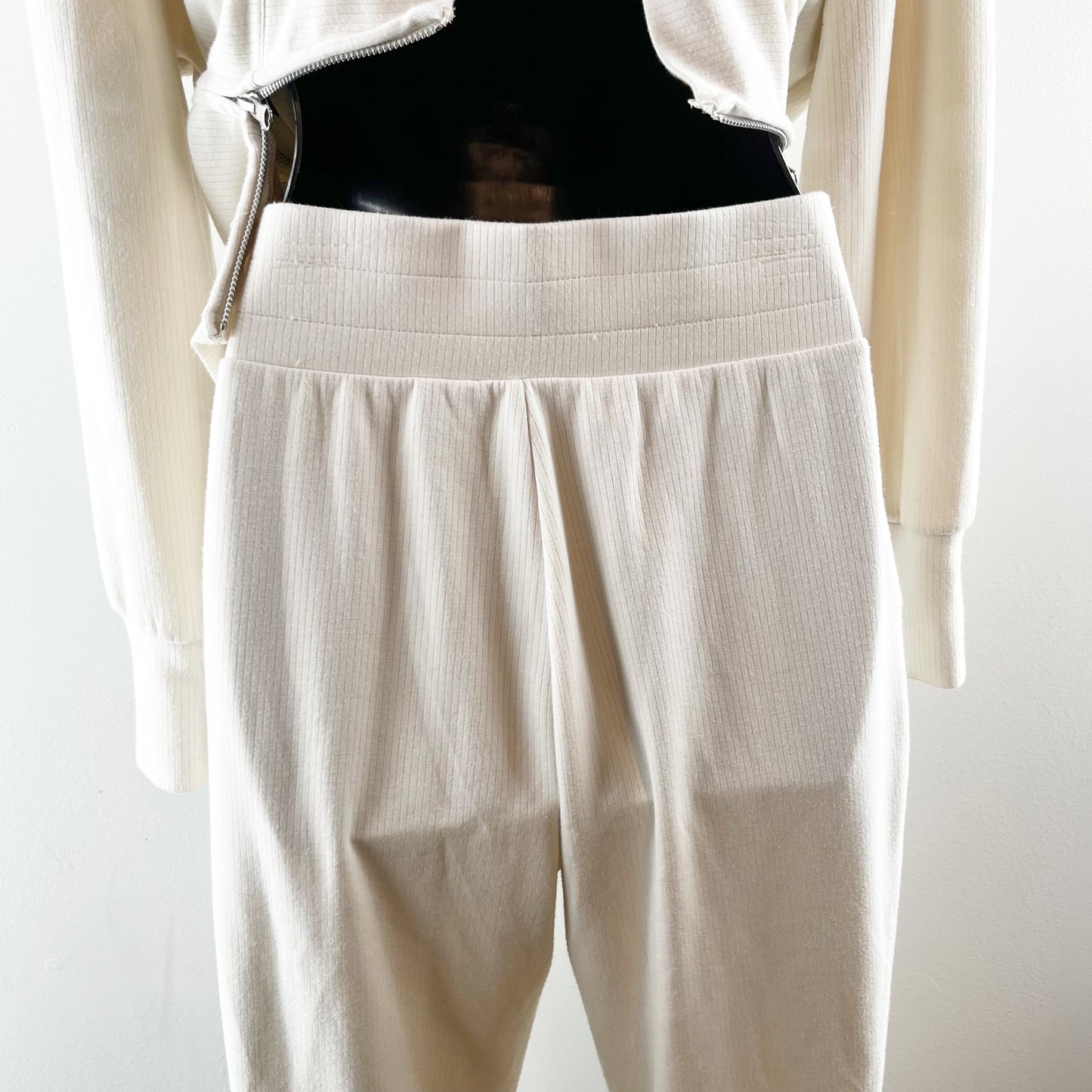 Danskin Ribbed Pullover Crewneck and Jogger Lounge Set Cream XS