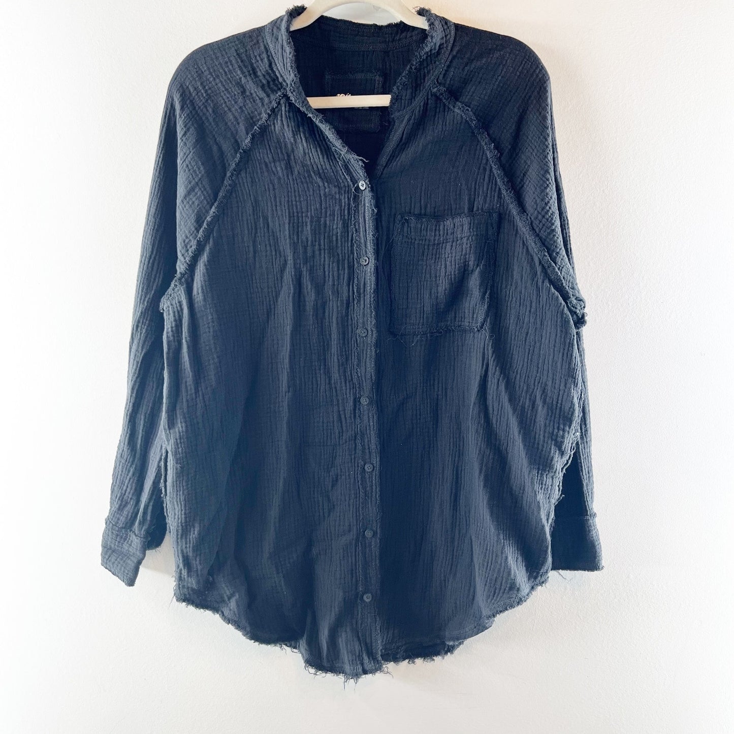 Aerie Crinkled Gauze Long Sleeve Curved Hem Oversized Button-Down Shirt Black S