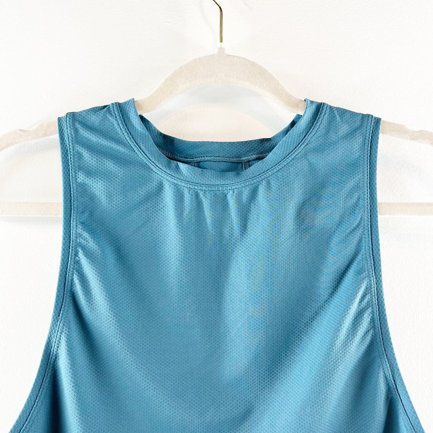 Lululemon Sleeeveless Cropped Workout Tank Top Teal Blue Green Small