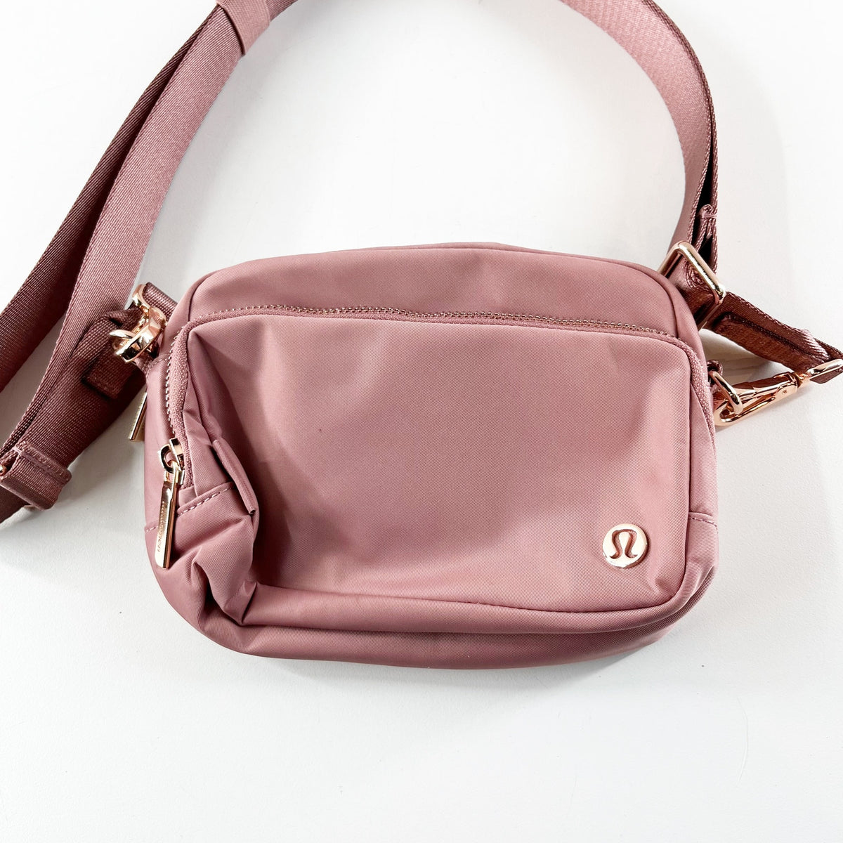 Lululemon Everywhere Crossbody Bag Purse 2L Dusty Rose Pink