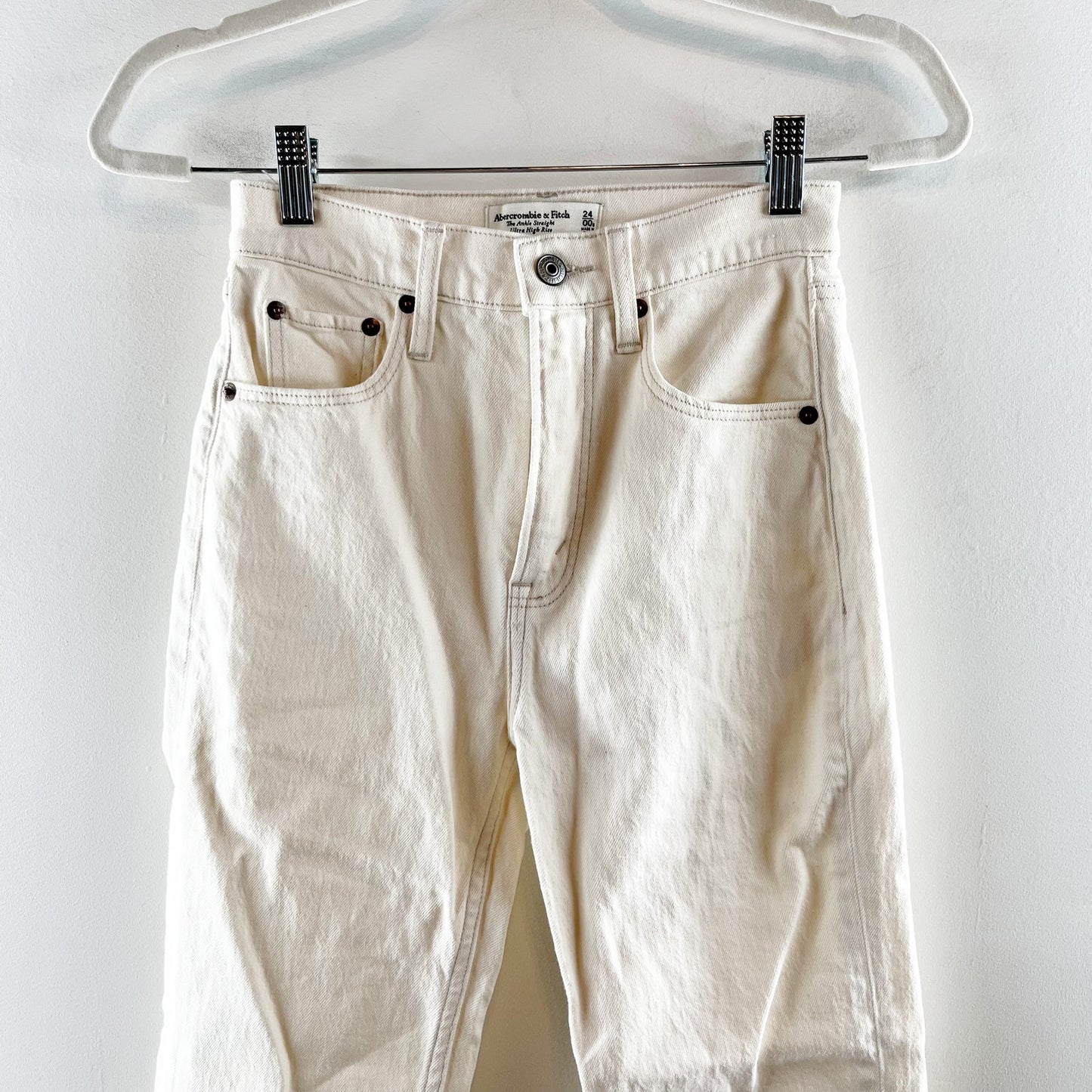 Abercrombie Ultra High Rise Light Wash Ankle Straight Jeans Cream 00 / 24