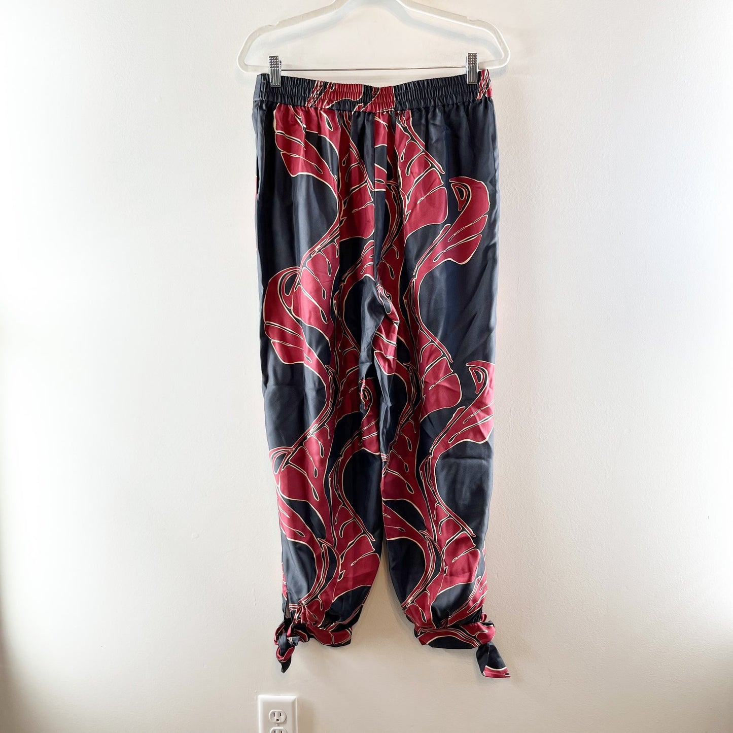 Banana Republic Arabella Tie Hem Silk Balloon Pants Navy Red Medium