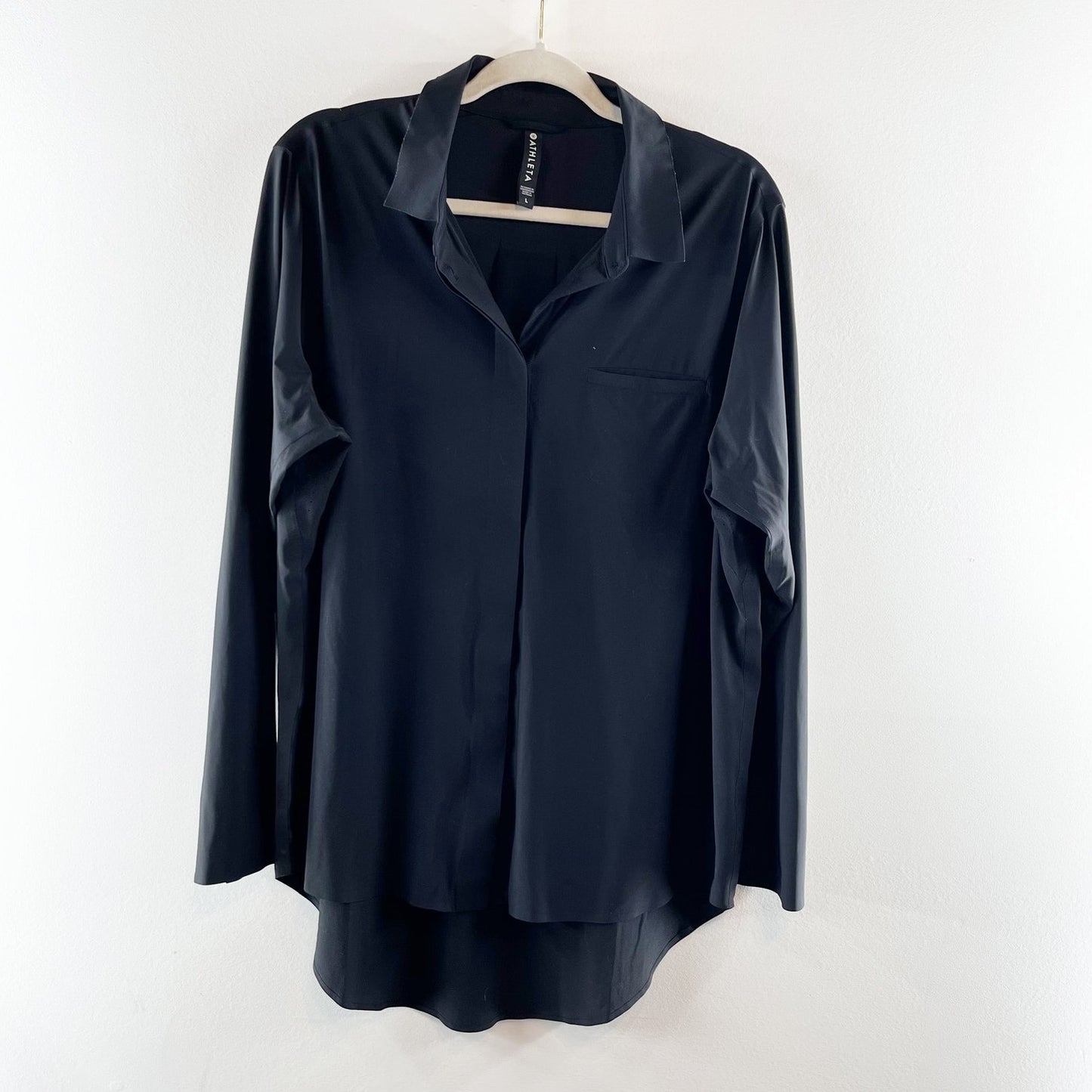 Athleta Urbanite Long Sleeve Chest Pocket Hi-Low Button-Up Shirt Black Large