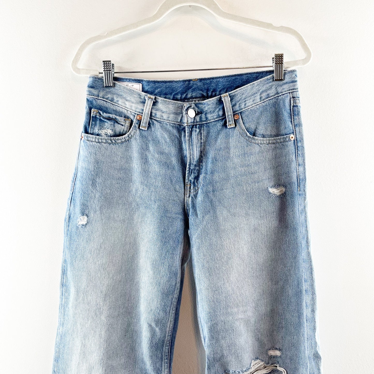 Gap Low Rise Distressed Denim Stride Wide-Leg Jeans Light Indigo Blue 27 / 4