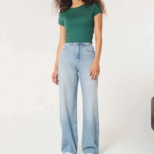 Hollister Ultra High Rise Baggy Wide Leg Jeans Light Wash Blue 6