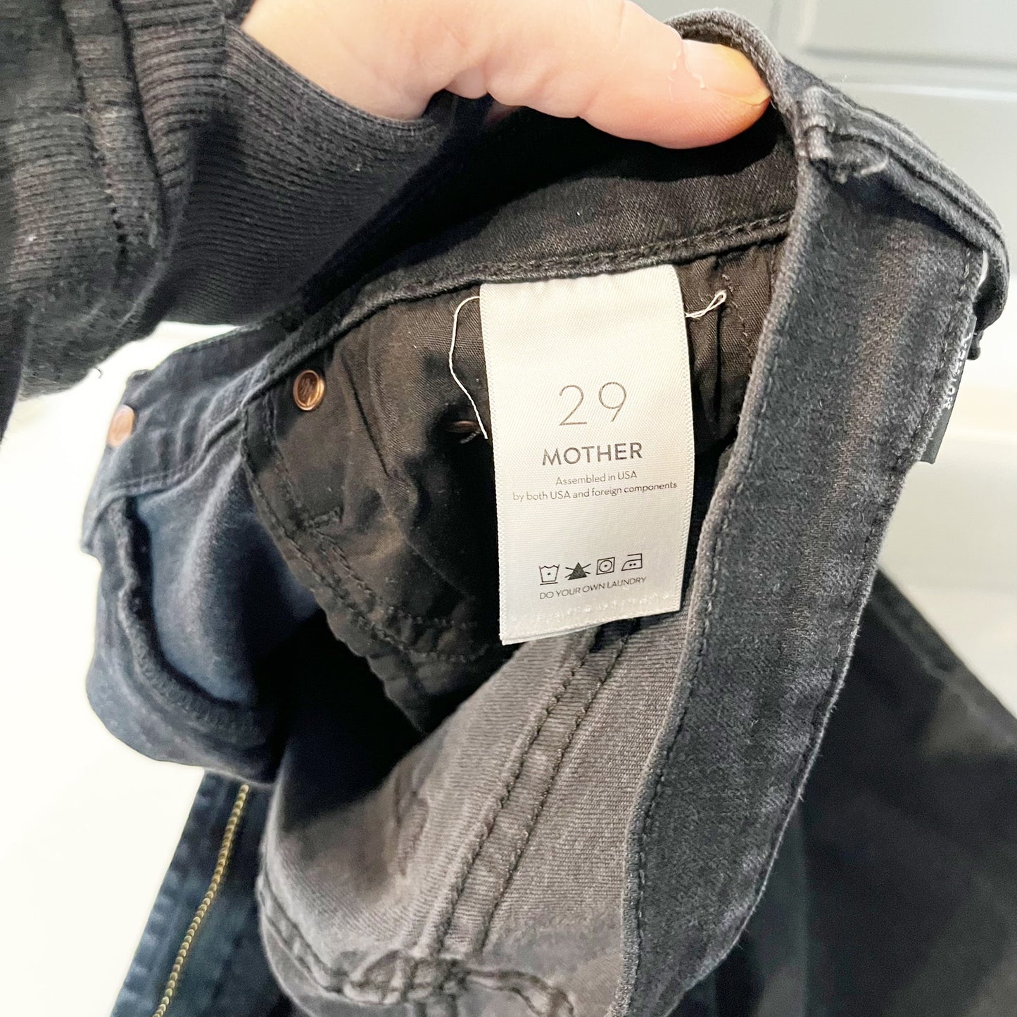 Mother High Waisted Denim The Insider Crop Step Fray Jeans Not Guilty Black 29