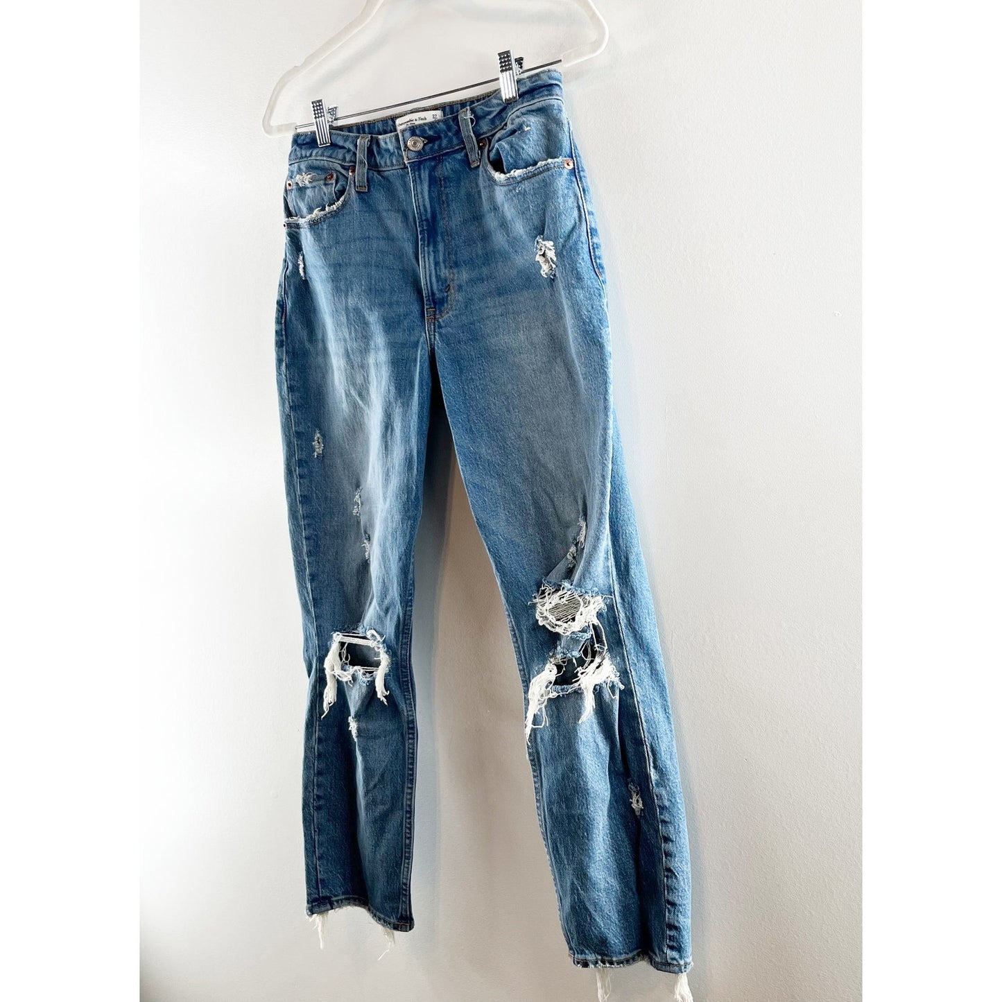 Abercrombie & Fitch High Rise Distressed Curve Love Mom Jeans Blue 4 / 27