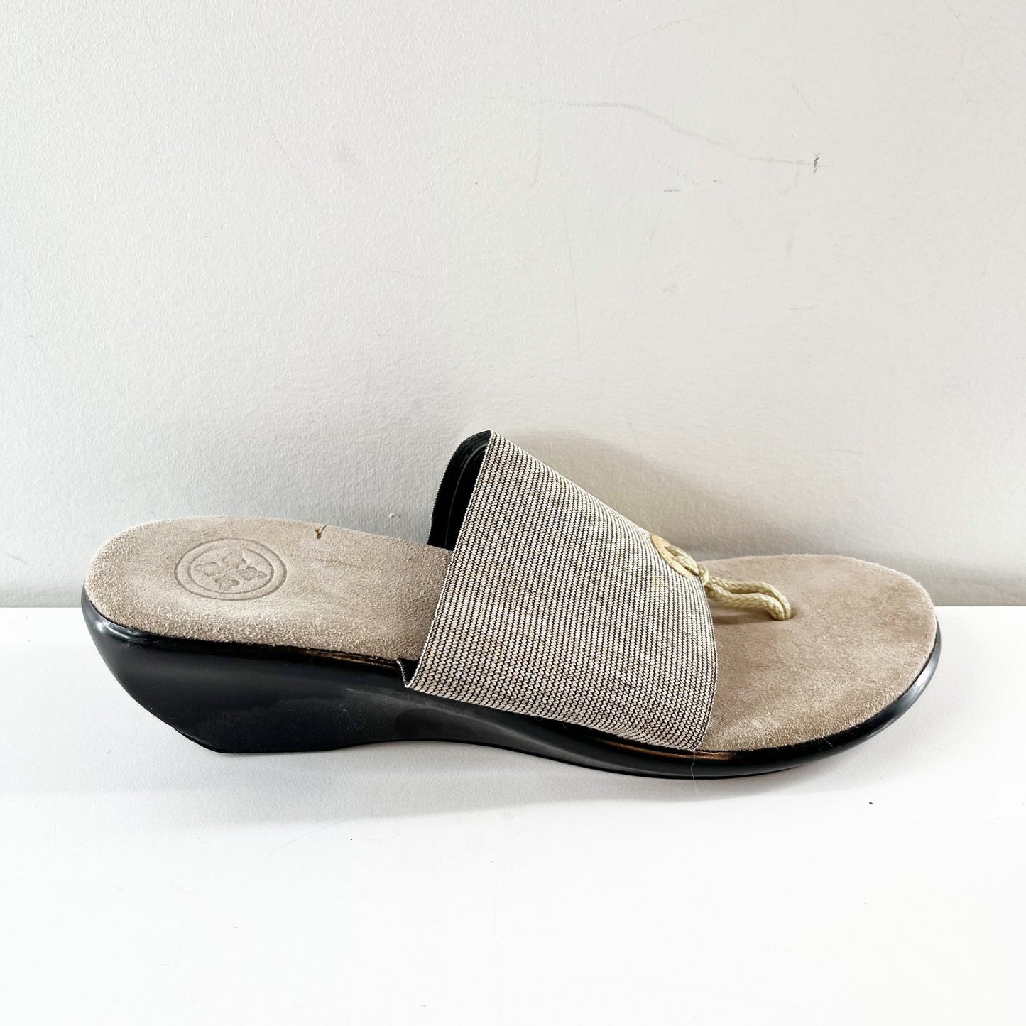 Charleston Shoe Co Metallic Thong Wedge Sandals Gold Tan 8