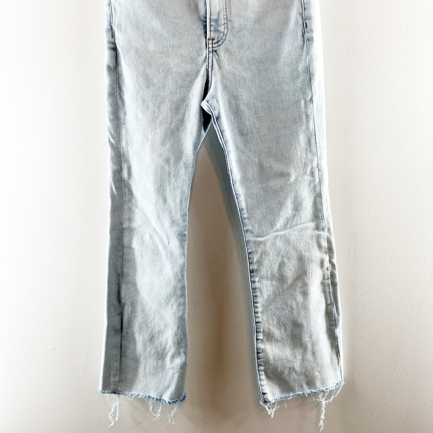 Express High Rise Cropped Flare Raw Hem Light Wash Jeans Blue 4