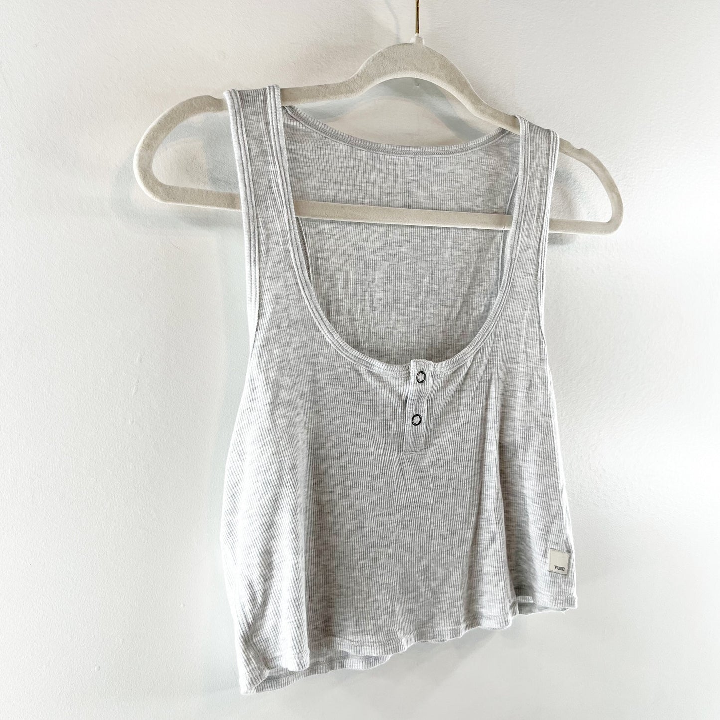 Vuori Cove Sleeveless Crop Ribbed Henley Tank Top Light Heather Grey Small