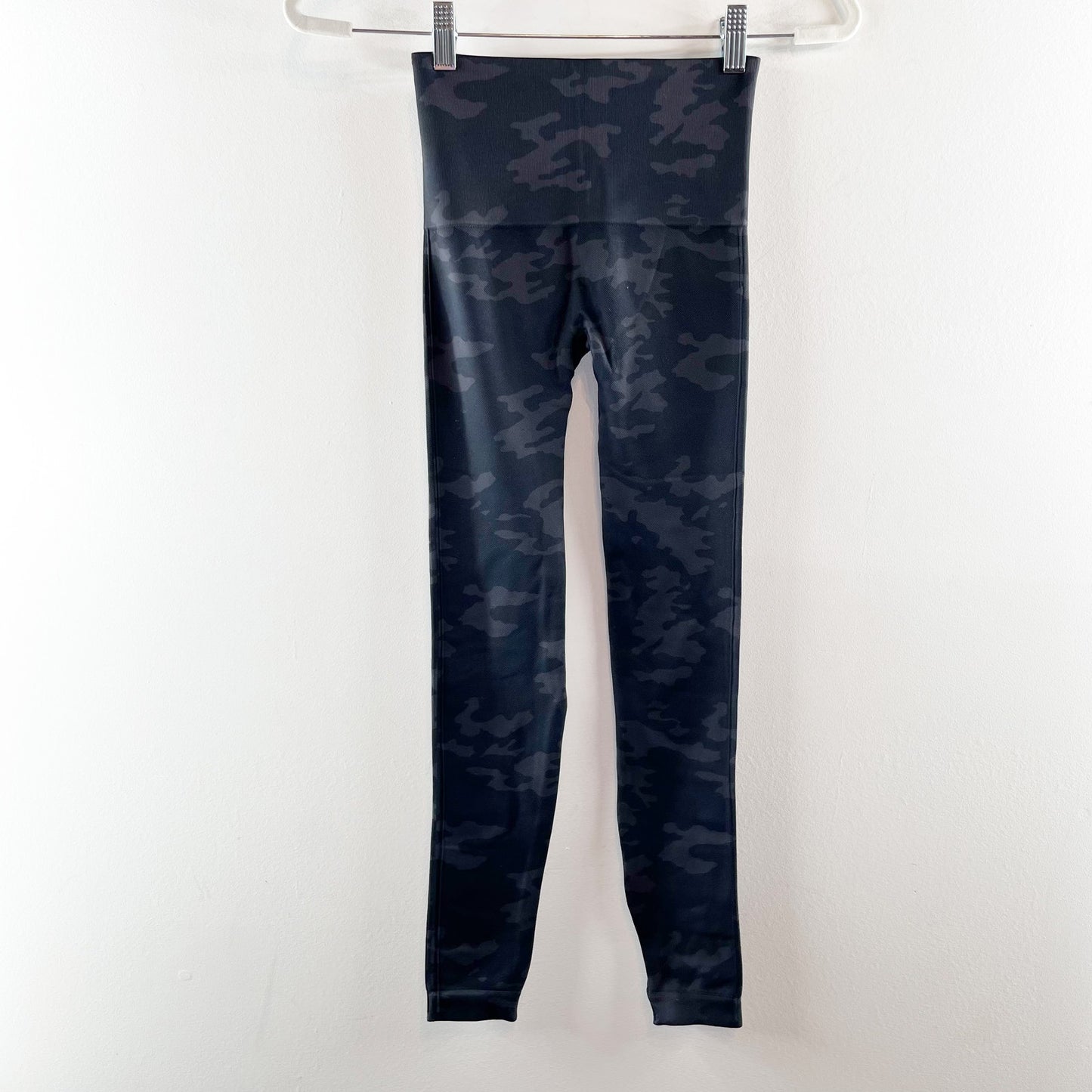 SPANX High Rise Seamless Look At Me Now Camo Leggings Gray Small
