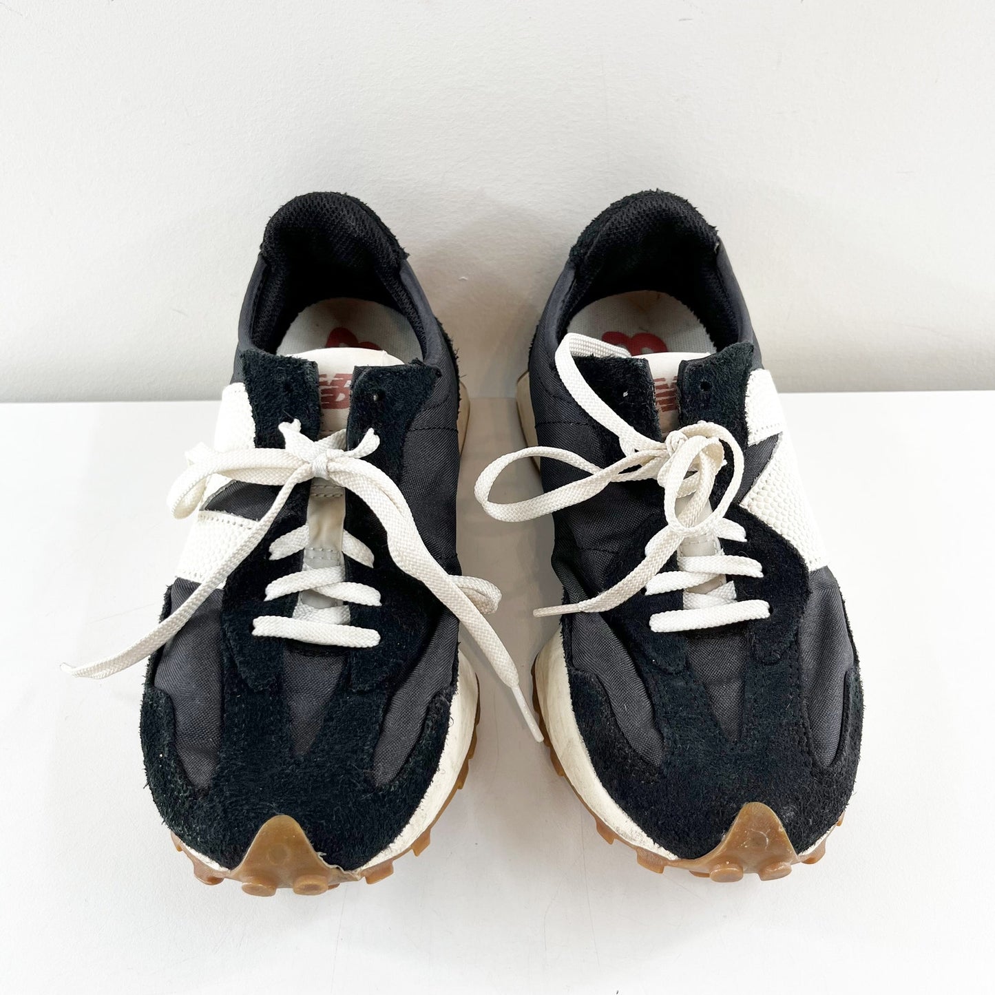 New Balance 327 Synthetic Suede N Logo Low Top Sneakers Black White Gum 7.5