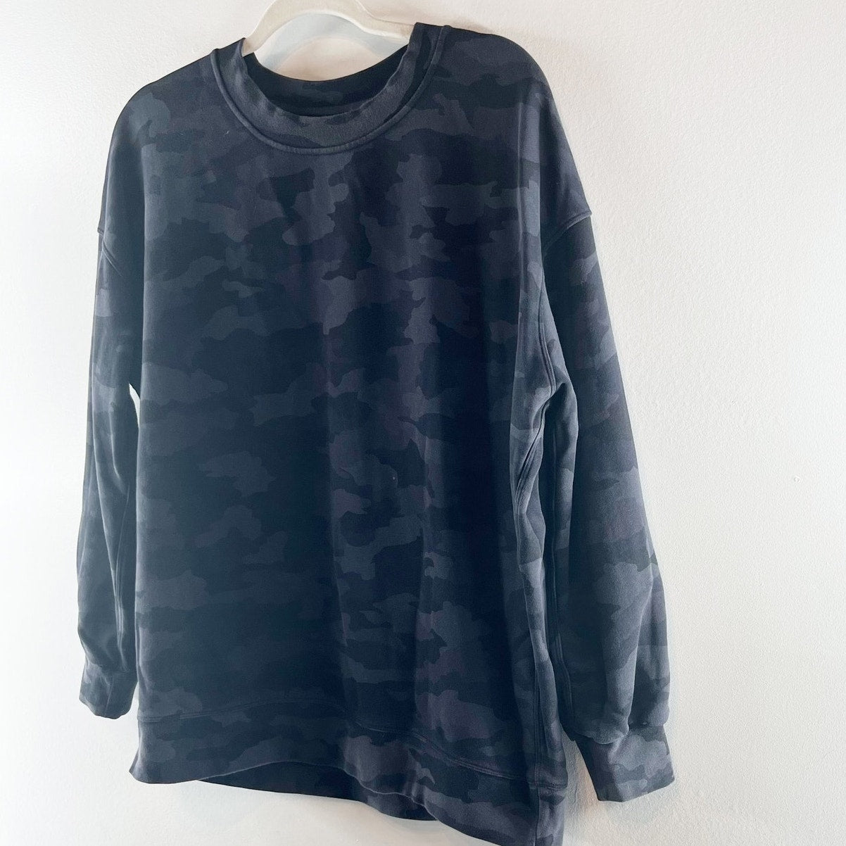 Lululemon Perfectly Oversized Crew Heritage 365 Camo Deep Coal Multi Black Large