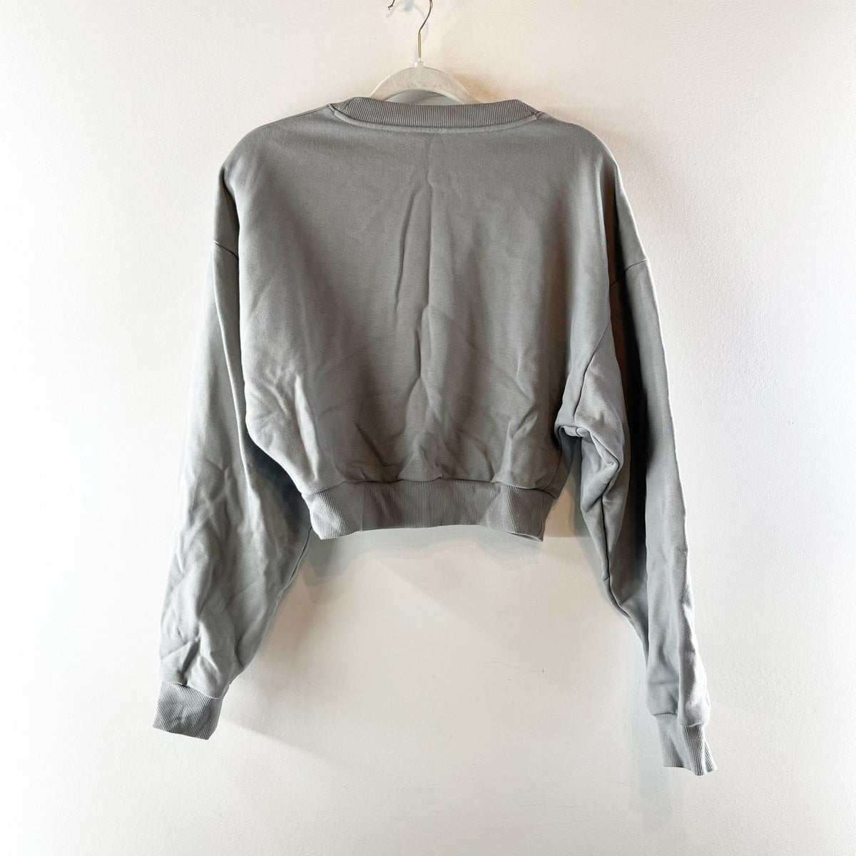 Alo Accolade Cropped Crewneck Sweatshirt Lunar Gray Green XS