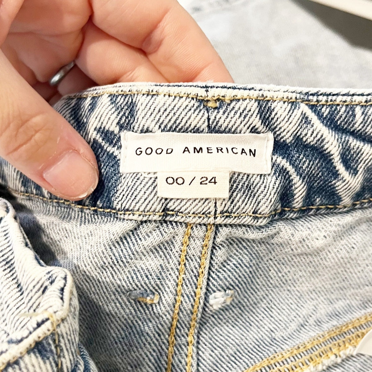 Good American Good Heritage Mid Rise Straight Leg Distressed Jeans Blue 00