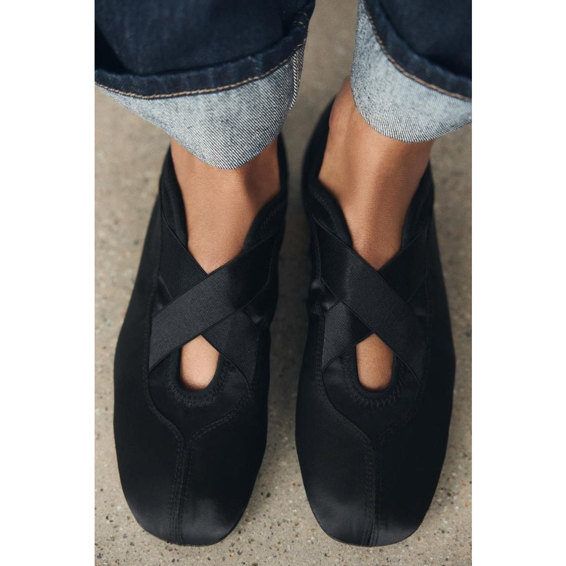 Zara Satin-Effect Slip On Crossed Elastic Strap Athletic Ballet Flat Black EU 37