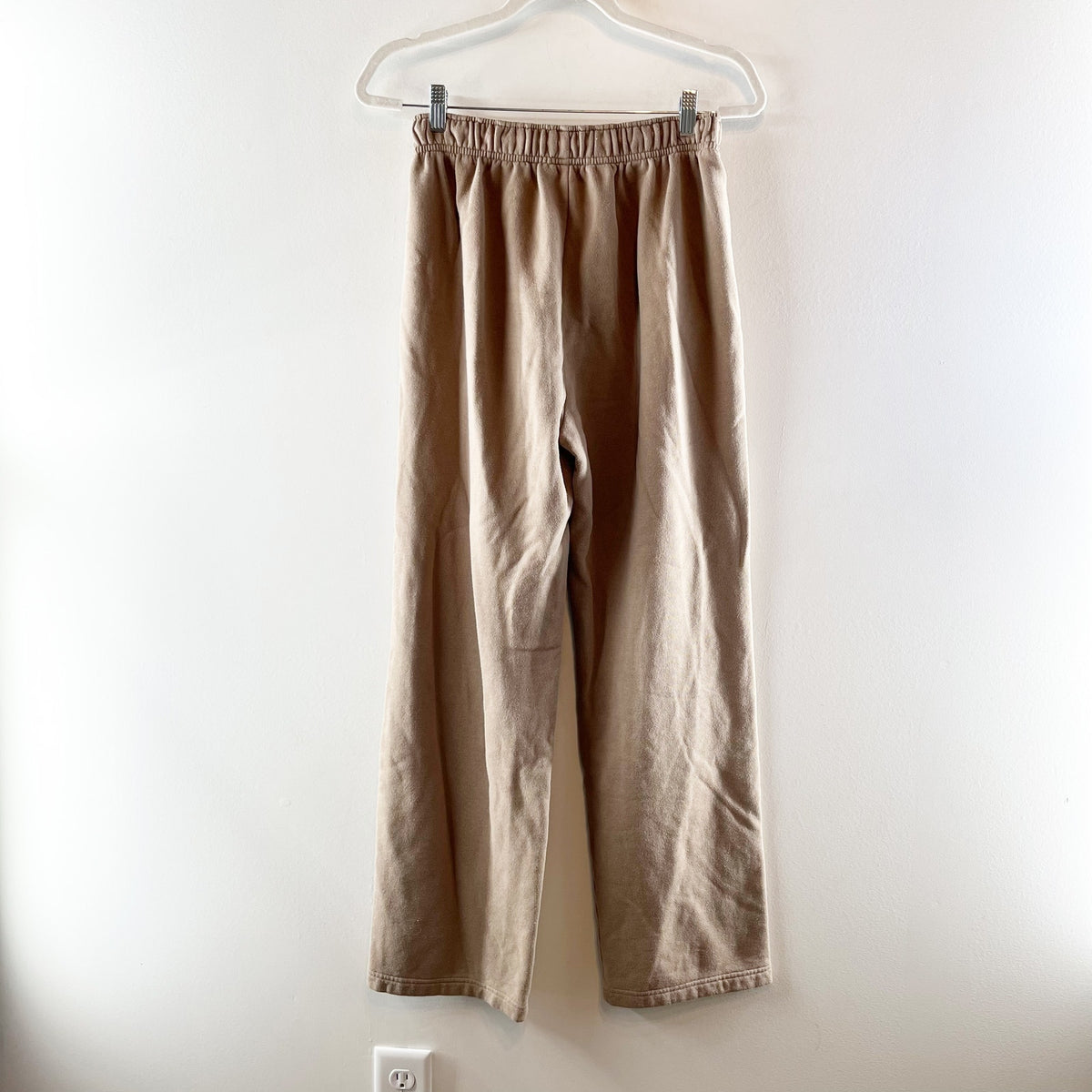 Alo Accolade Straight Leg Sweatpants Gravel Tan XS