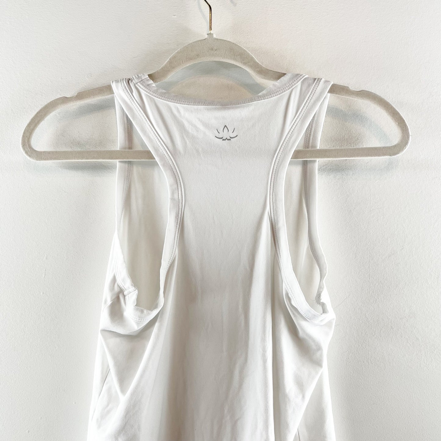 Beyond Yoga Featherweight Keep it Moving Tank Top White Medium