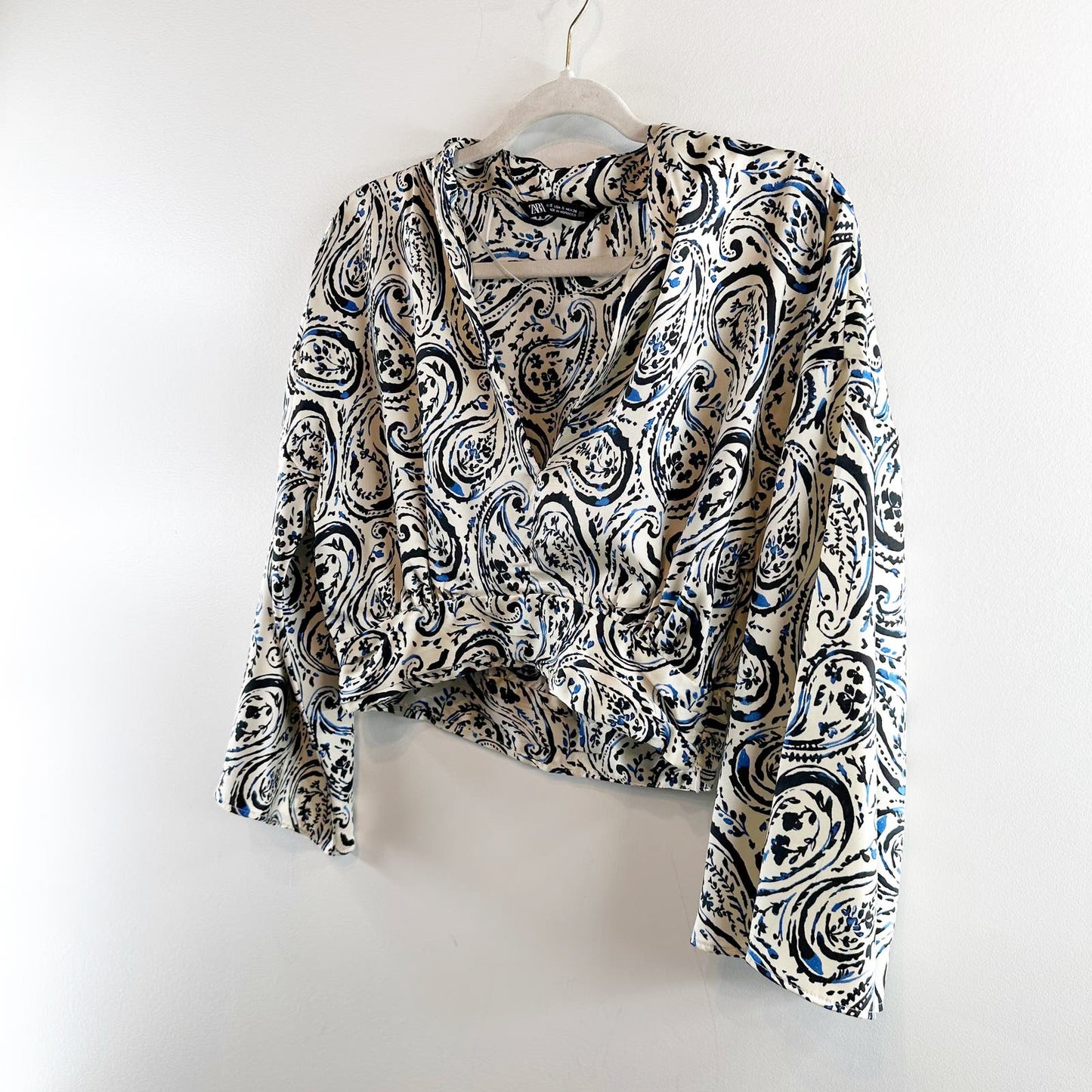 ZARA Bell Sleeve V Neck Cropped Paisley Blouse Top White Blue Small