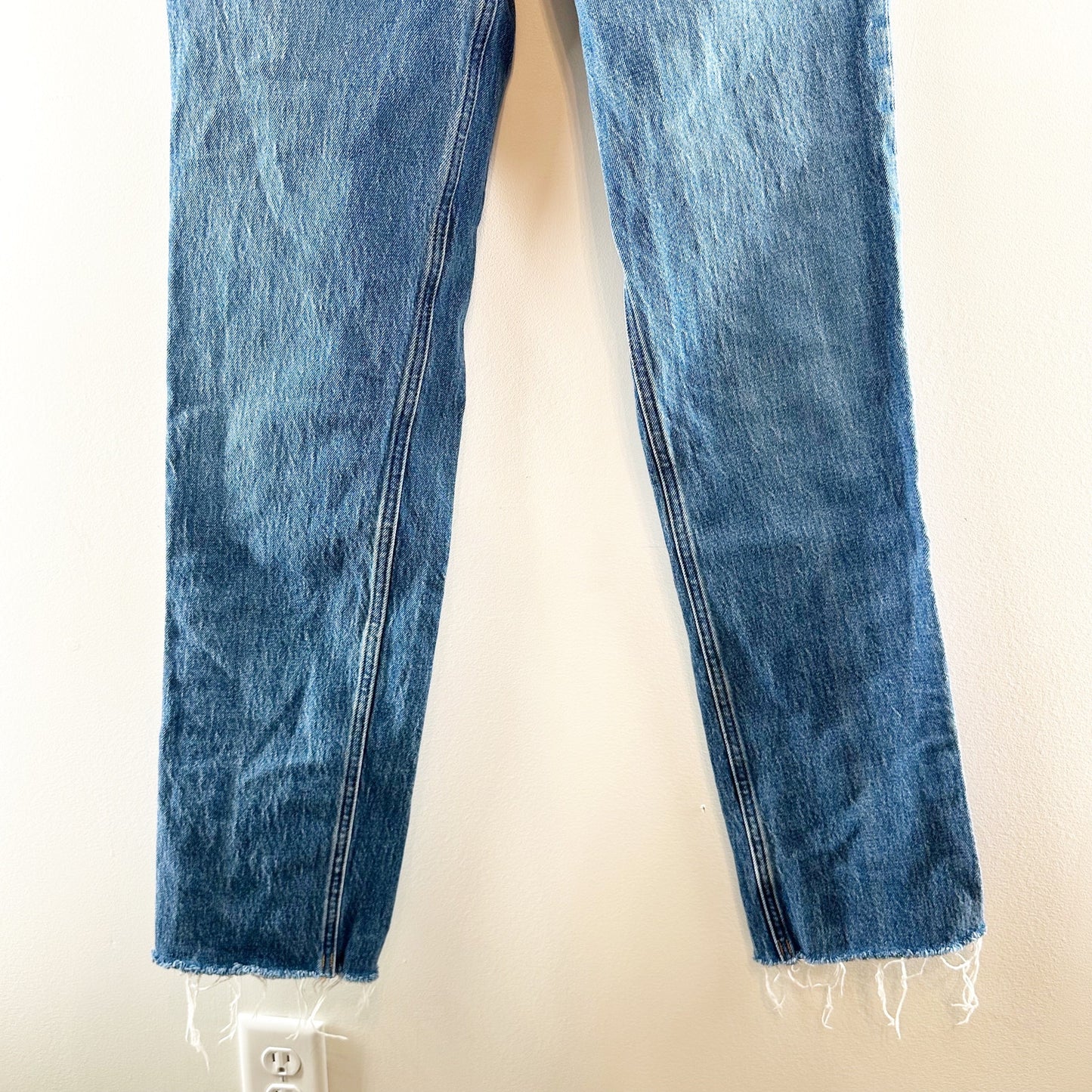 Abercrombie & Fitch '90's Straight Mid Rise Straight Leg Raw Hem Jeans Blue 2 L