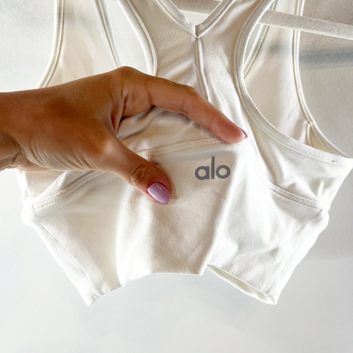 Alo Yoga Wild Thing Airbrush V-Neck Ruched Sports Bra White XS