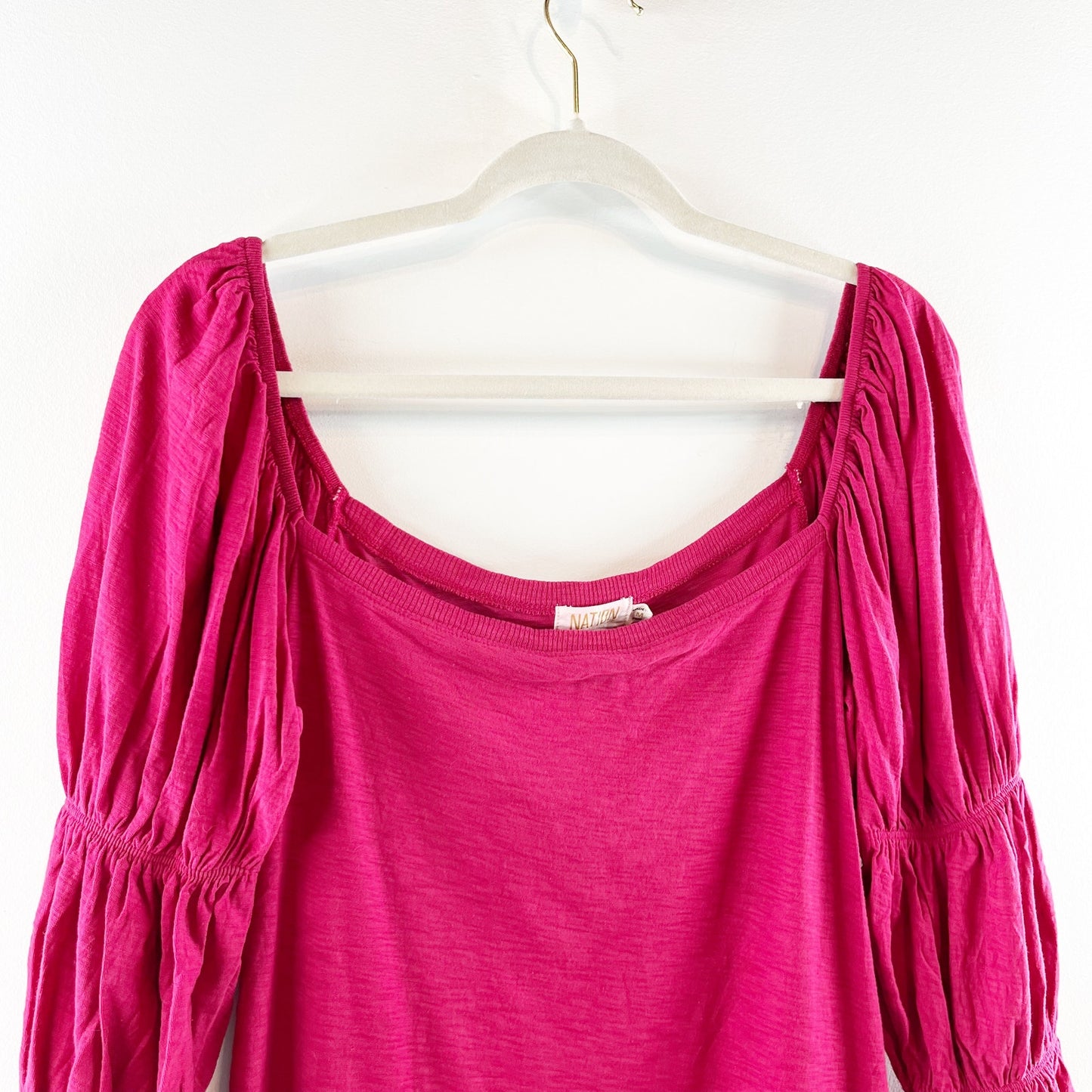 Nation LTD Hillary Romance Puff Sleeve Tee Shirt Heartbreaker Magenta Pink M