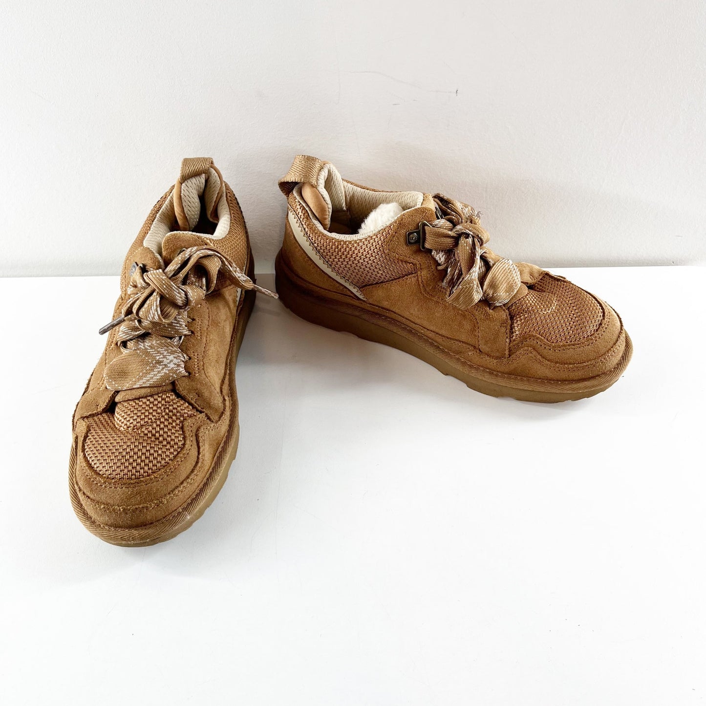 UGG Lowmel Lace Up Sneaker Boot Chestnut Brown Kids 5 / Women's 7