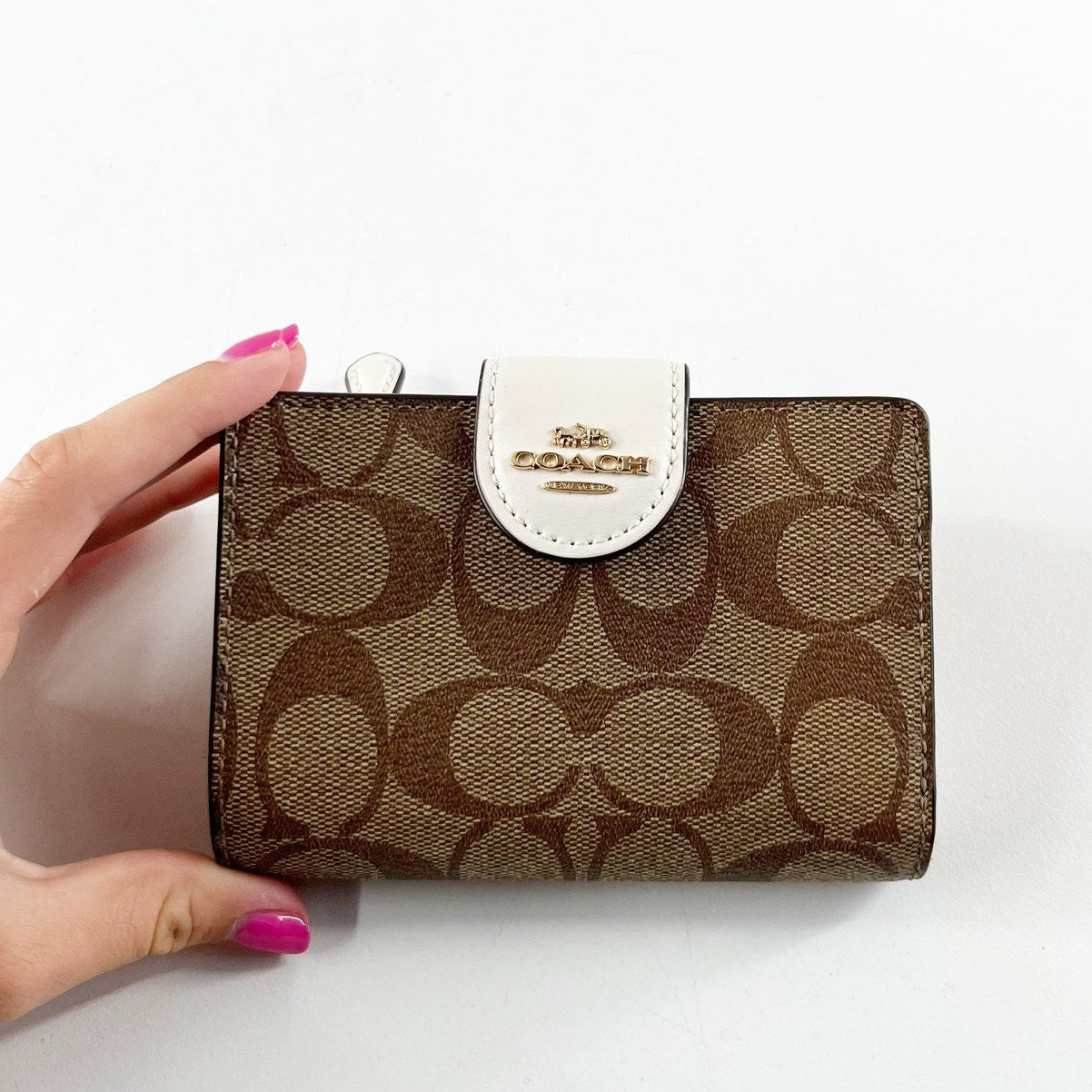 Coach Signature C Canvas Corner Zip Bi-Fold Wallet Tan Brown White