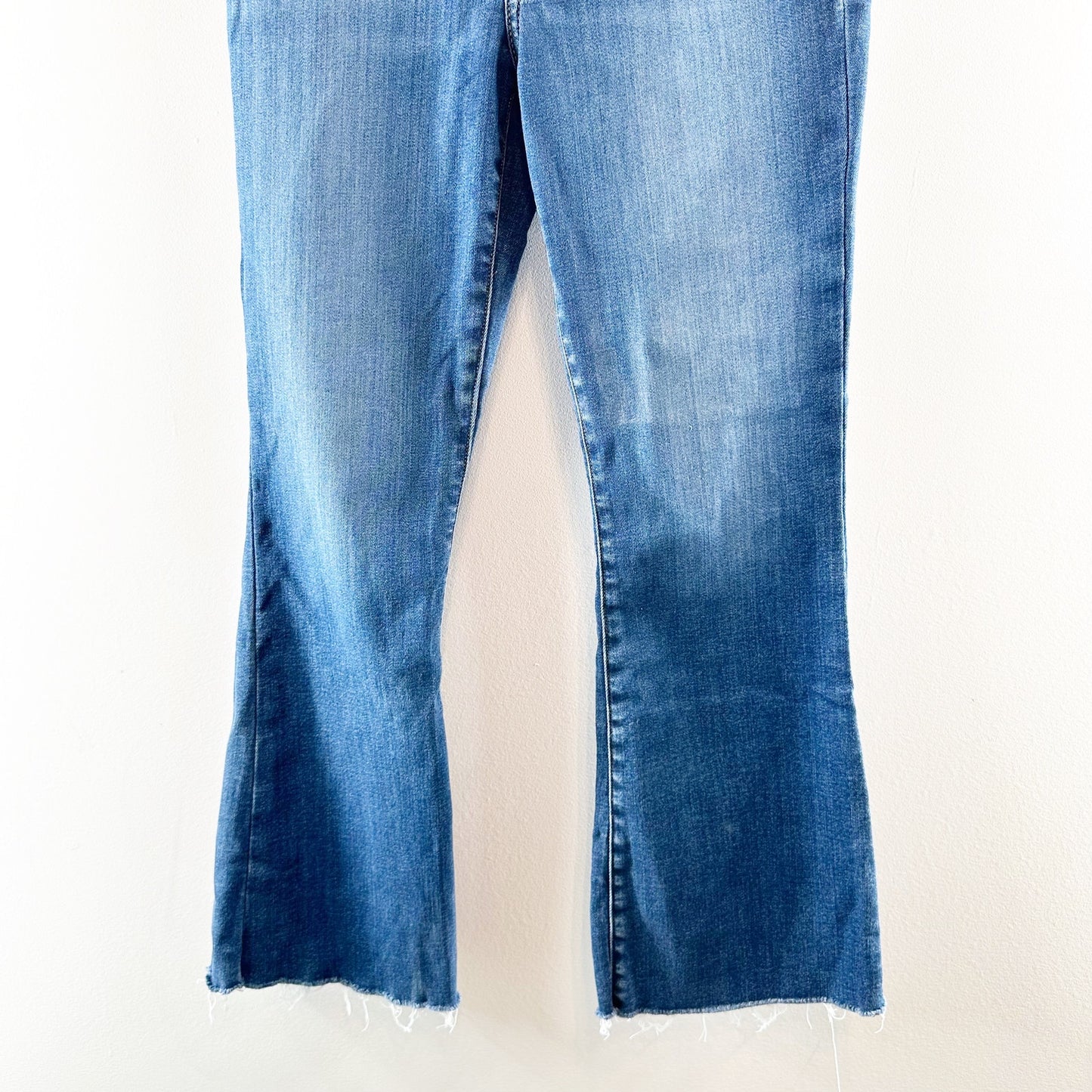 FRAME High Rise Le Crop Mini Boot Cut Raw Hem Jeans Blue 27 / 4