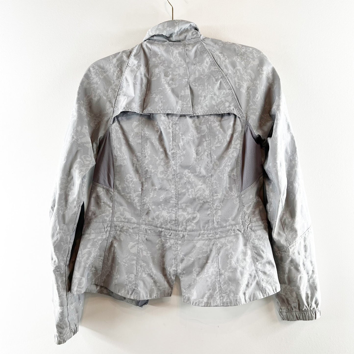 Lululemon Run Floral Long Sleeve Full Zip Travel to Track Jacket Fossil Gray 4