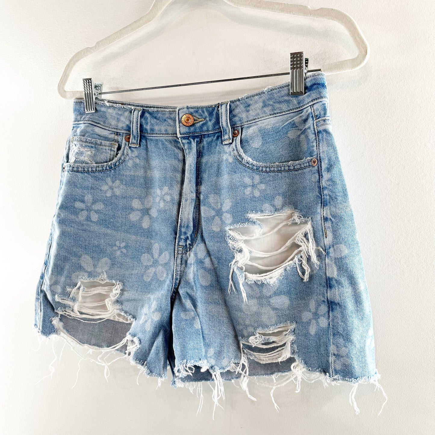 American Eagle Highest Rise Baggy Distressed Floral Cutoff Shorts Blue 6