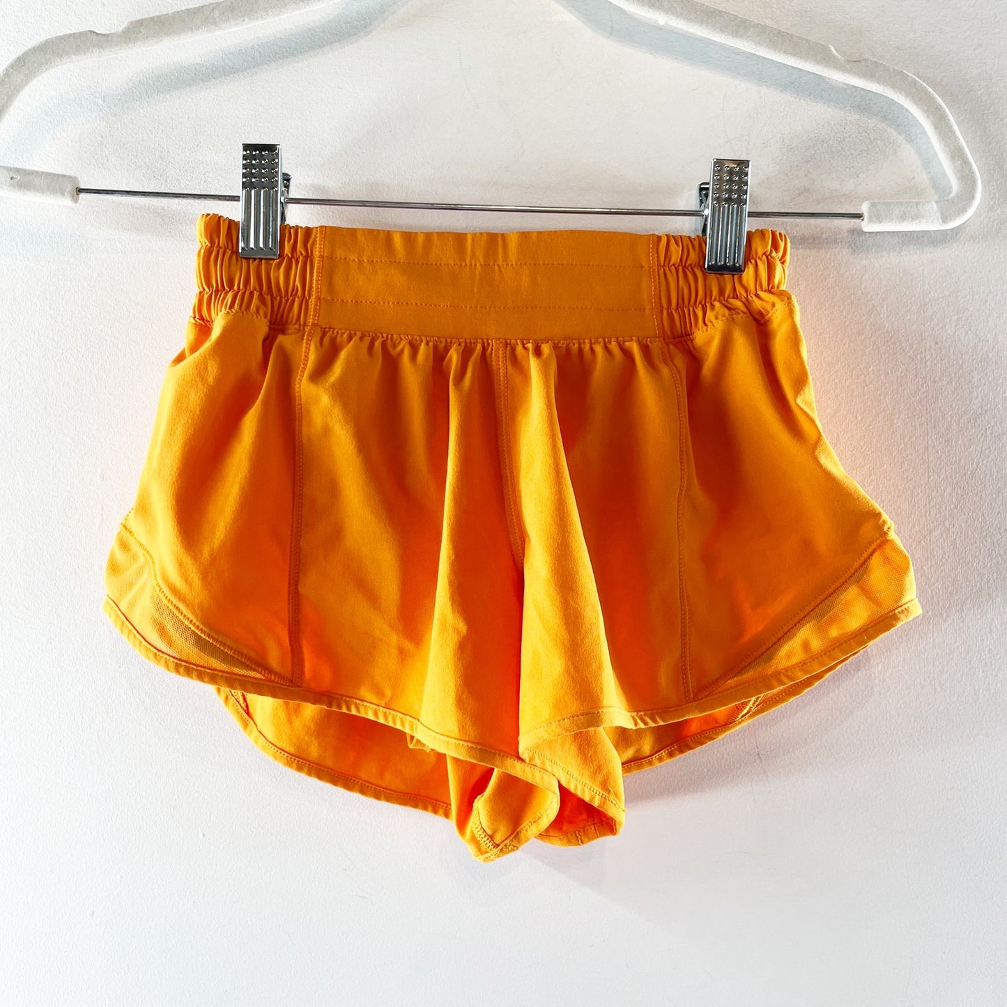 Lululemon Hotty Hot Low-Rise Lined Short 2.5" Lit Orange 2