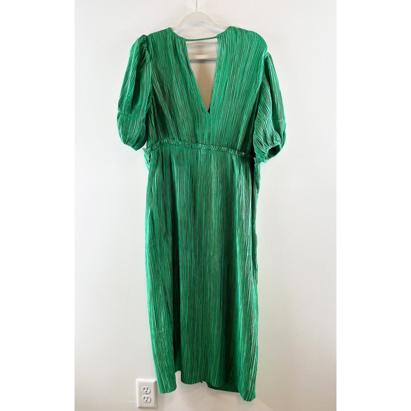Anthropologie V Neck Short Puff Sleeve Plisse Pleated Midi Dress Green Medium