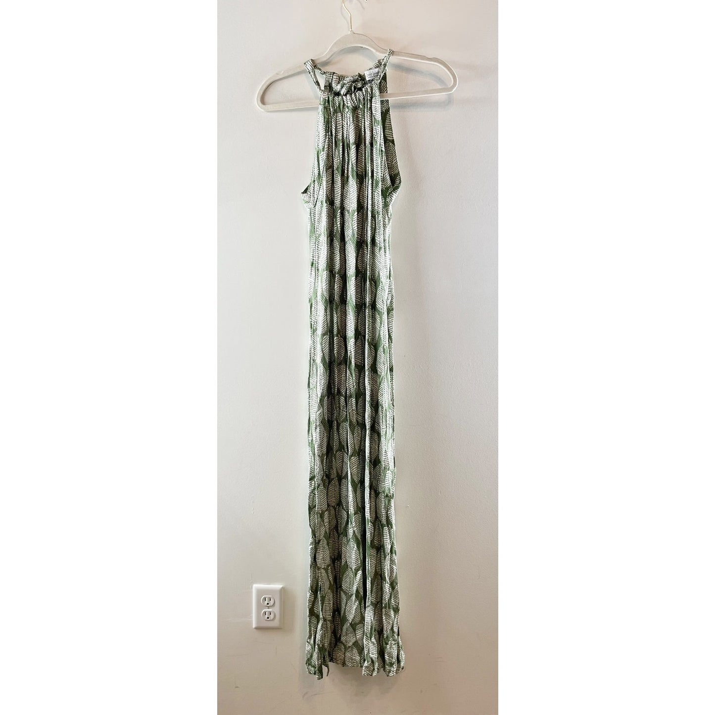 Tybee Island Leaf Print Sleeveless Halter Neck Maxi Sundress Green White Medium