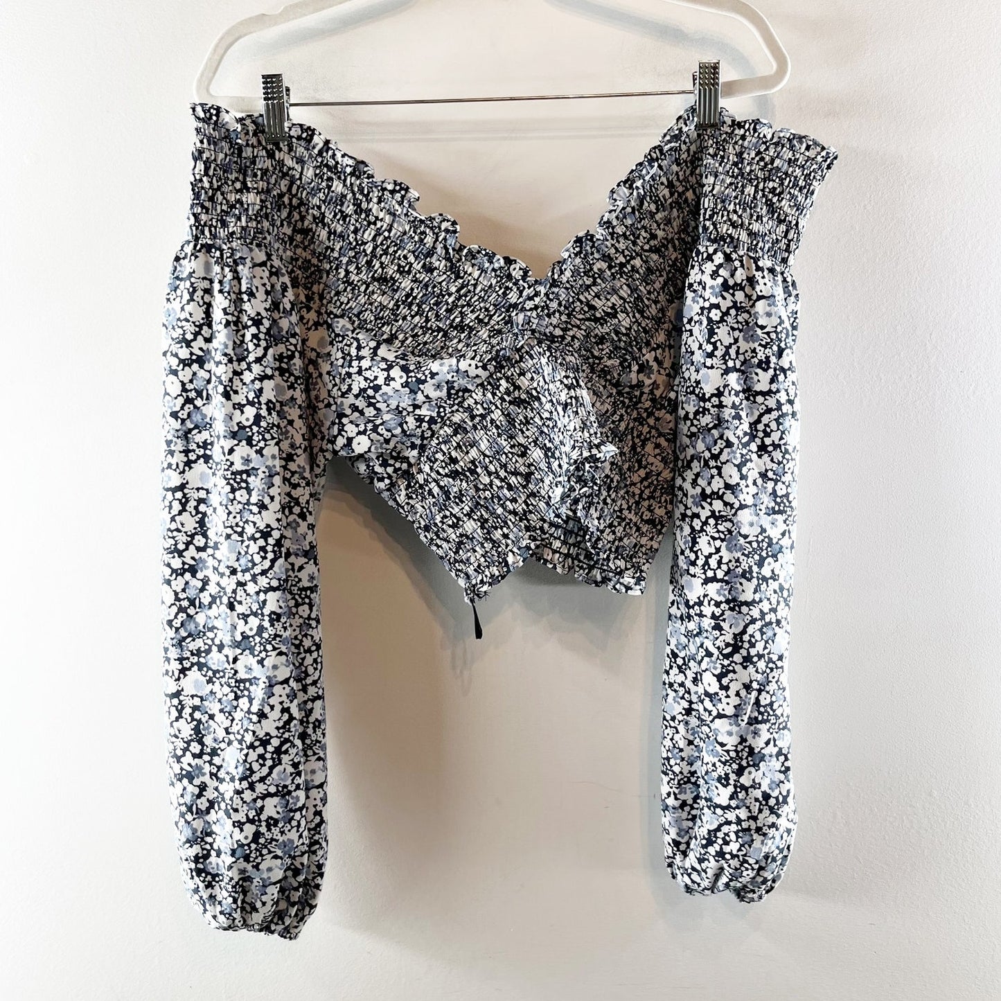 Abercrombie & Fitch Smocked Long Sleeve V Neck Floral Top Blouse Blue Small