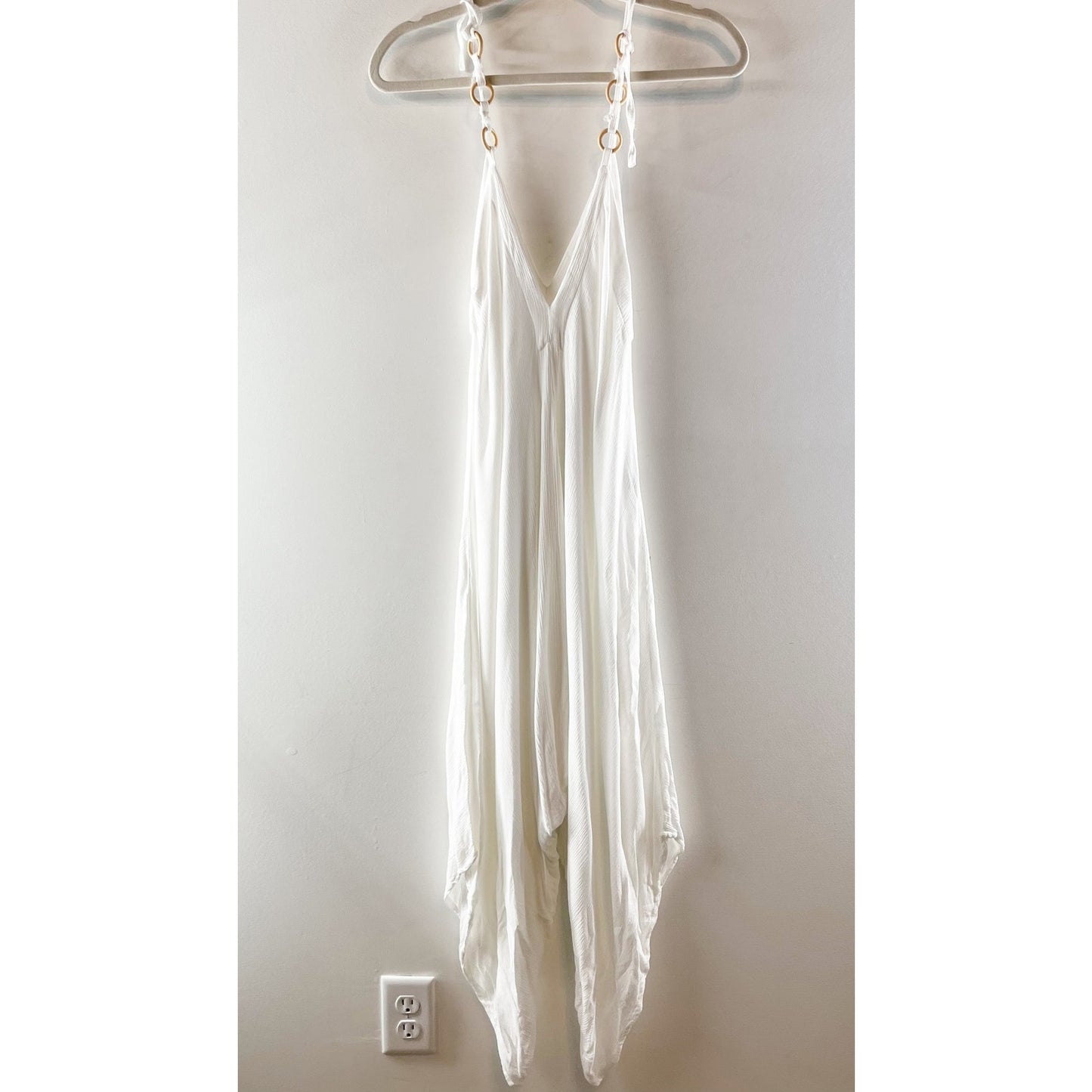 Chameleon Tie Shoulder Ring Detail V-Neck Harem Wide Leg Jumpsuit White Small