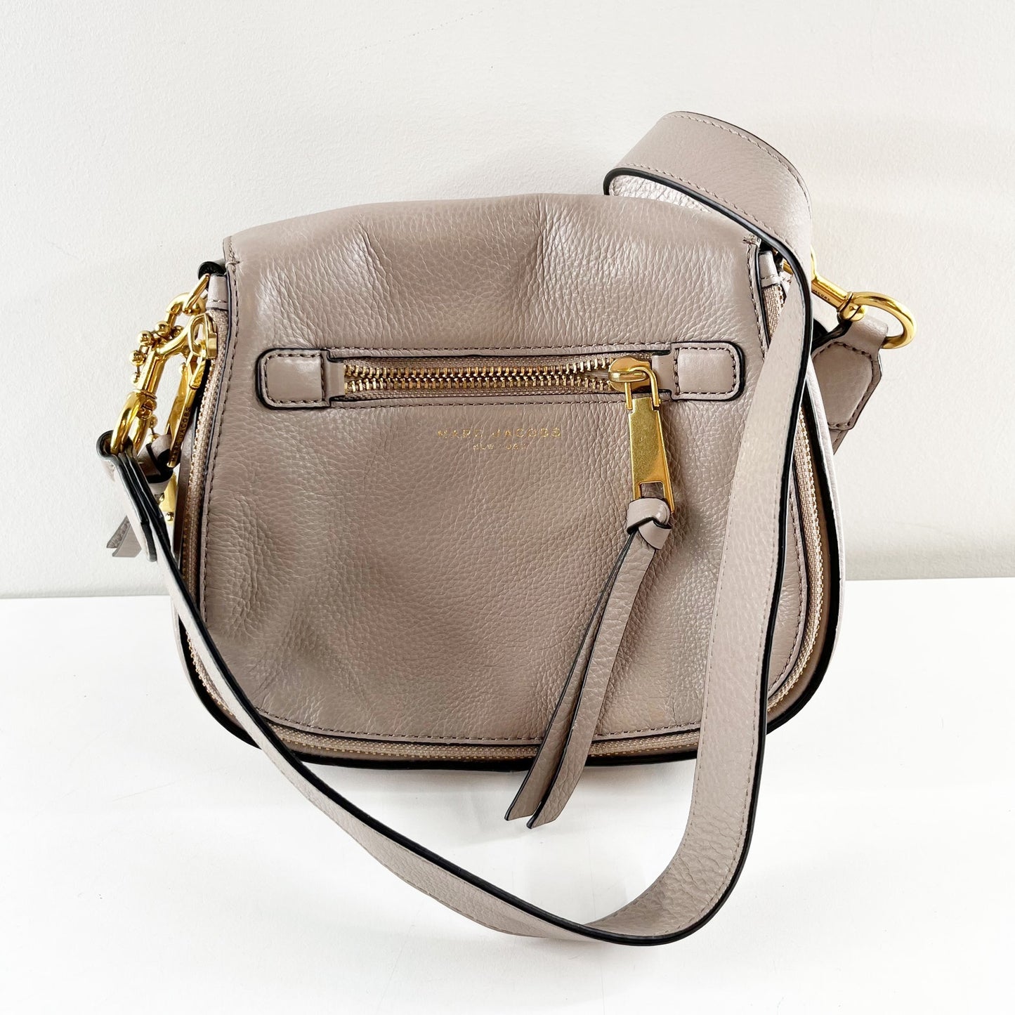 Marc Jacobs Recruit Hammered Leather Flap Crossbody Saddle Bag Taupe Tan Beige